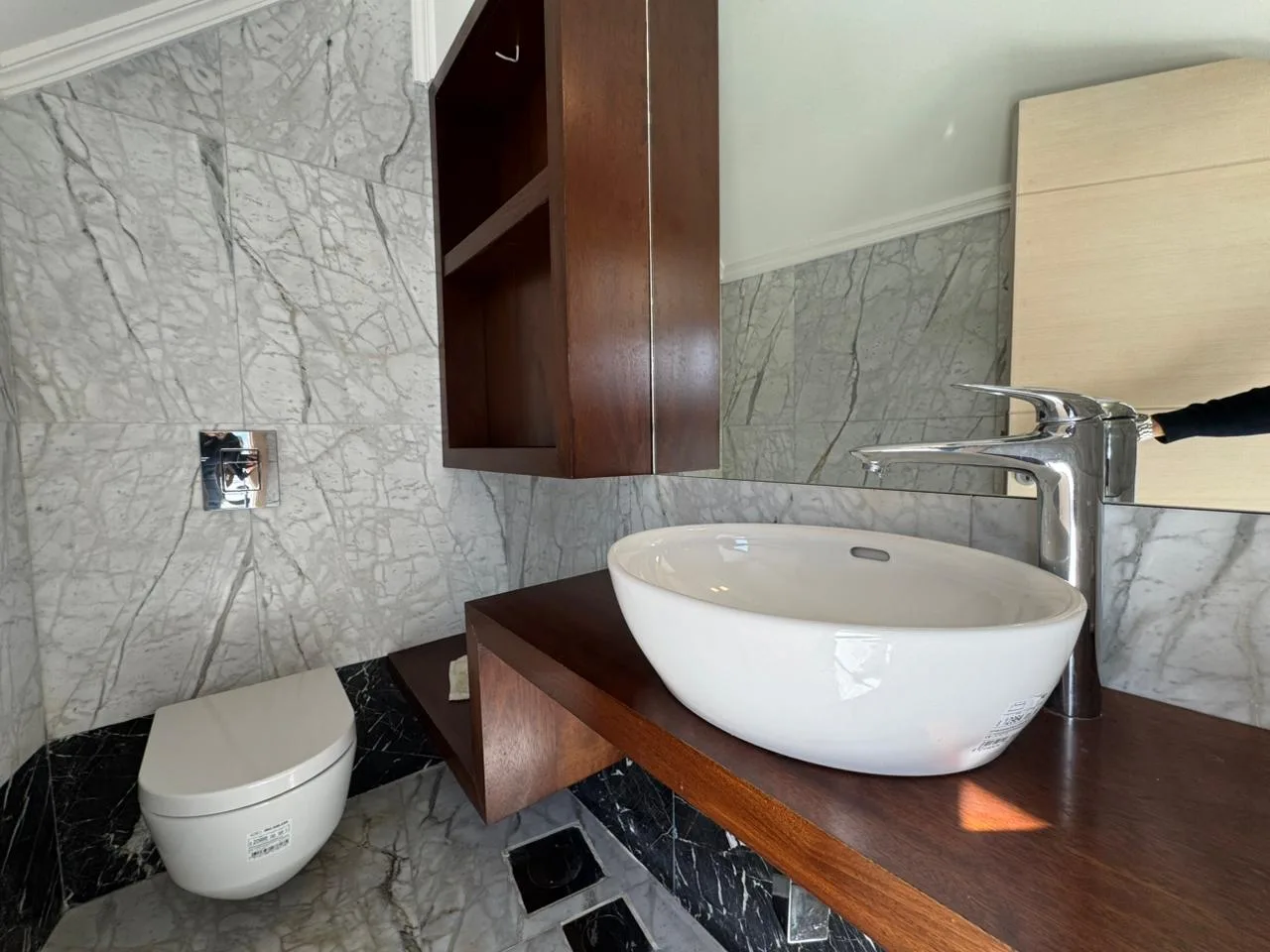 Villa for Sale in Baabdat, Lebanon — الصورة 3