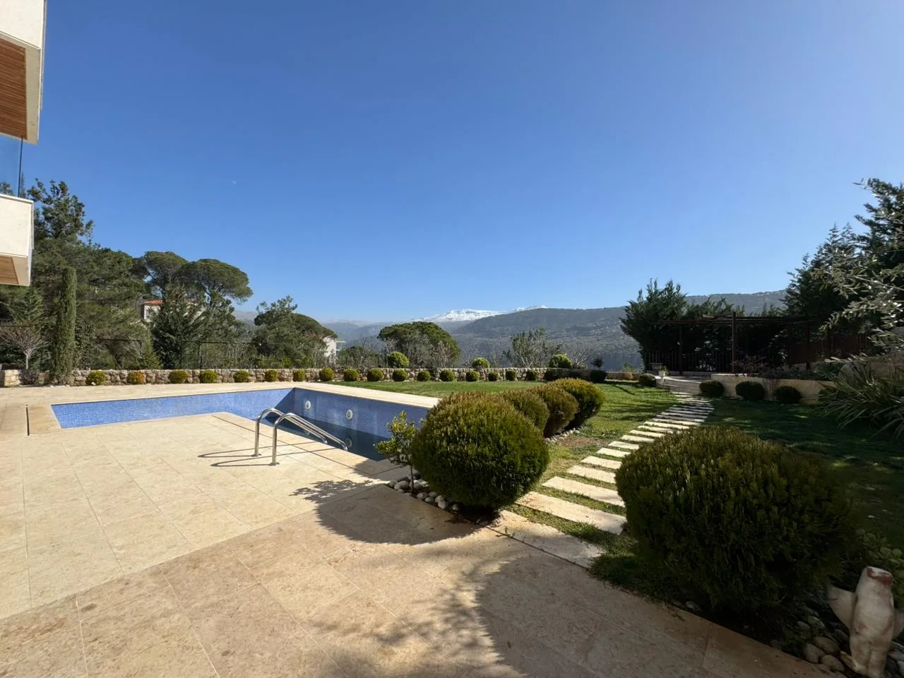 Villa for Sale in Baabdat, Lebanon — الصورة 7