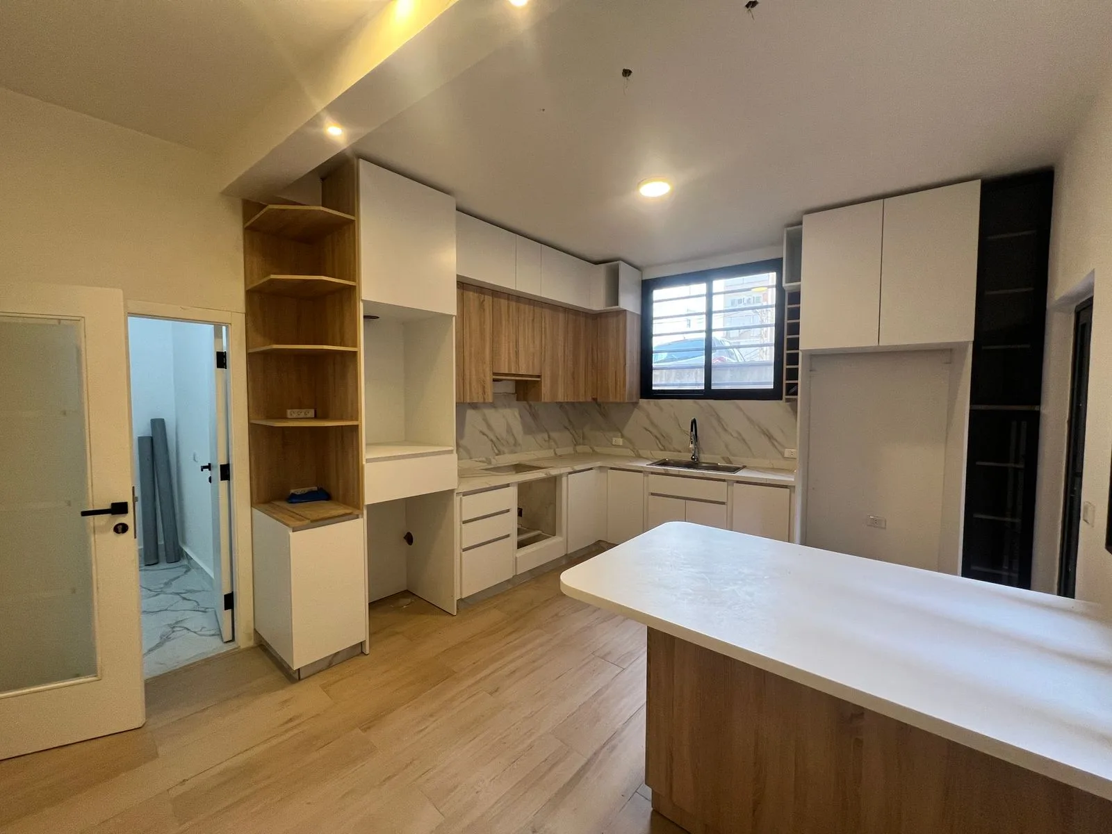 Apartment for Sale in Ain el remmeneh, Lebanon — الصورة 3