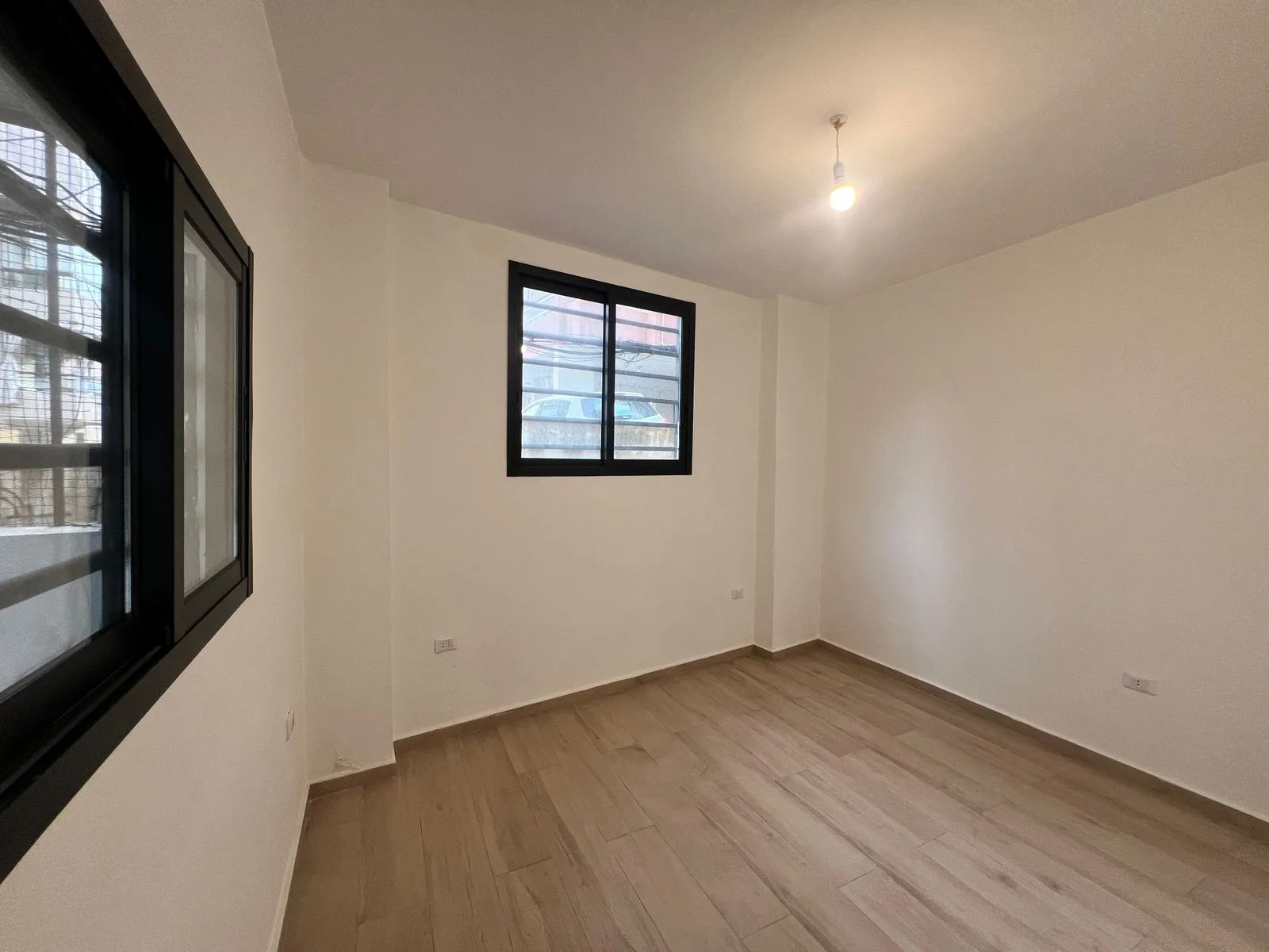 Apartment for Sale in Ain el remmeneh, Lebanon — الصورة 5