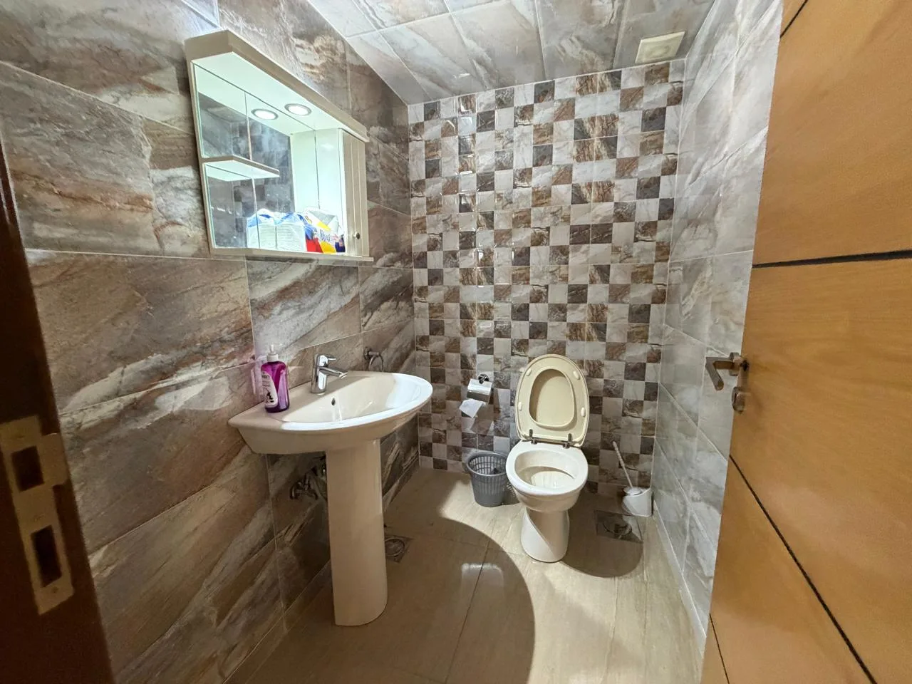 Apartment for Sale in Batroun, Lebanon — الصورة 6