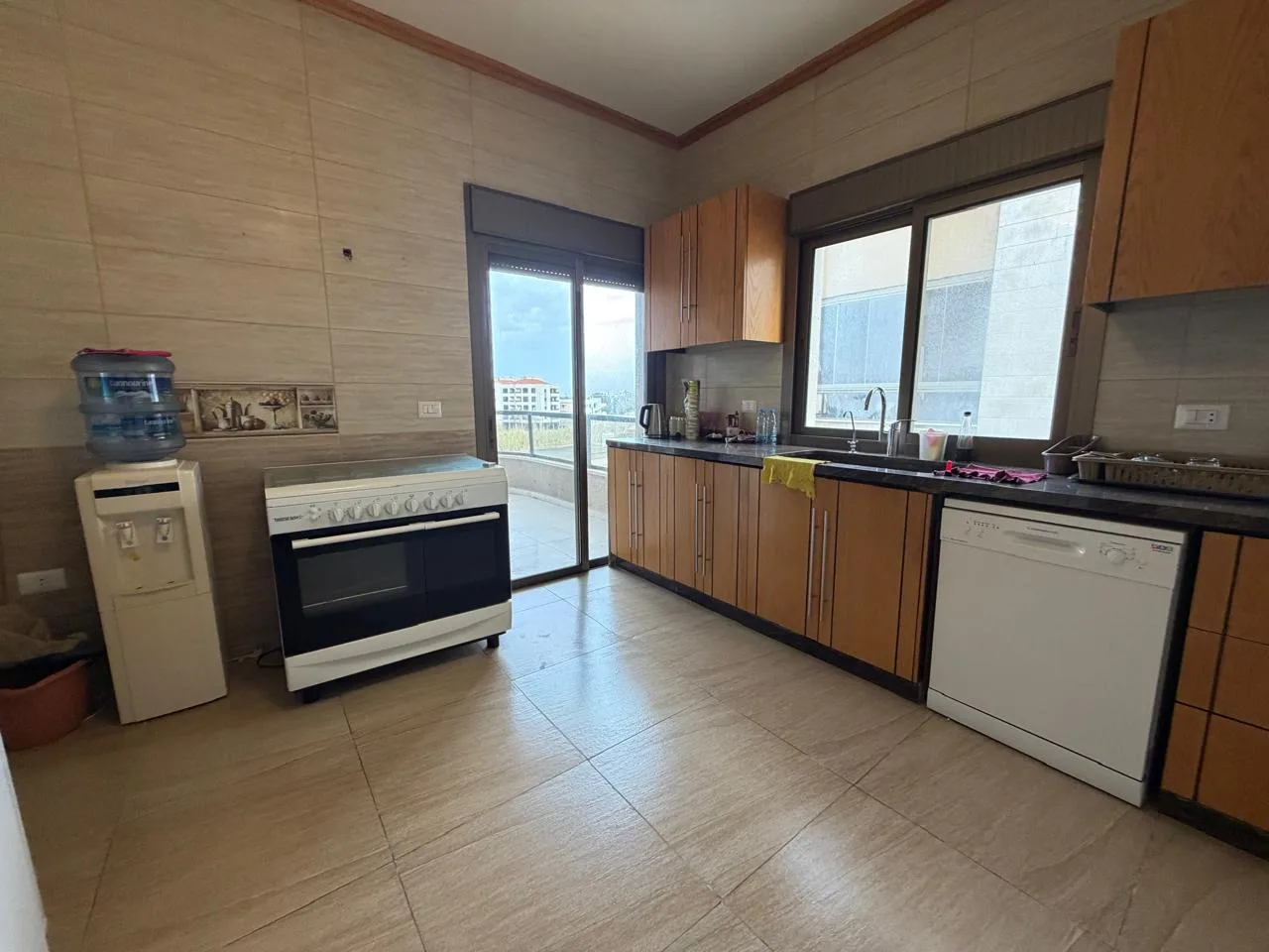 Apartment for Sale in Batroun, Lebanon — الصورة 3