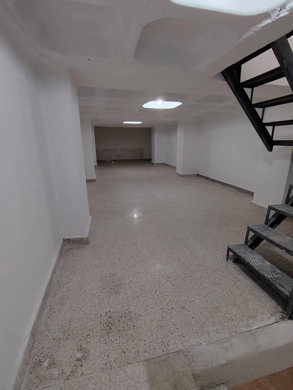 Shop for sale in Jdeideh — الصورة 4