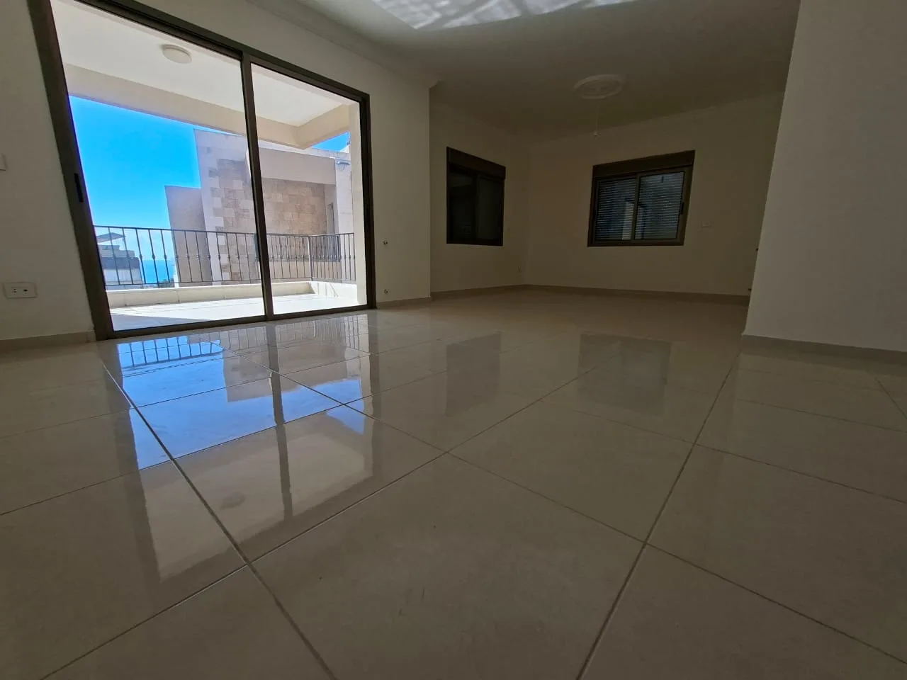 Apartment for Sale in Aamchit, Lebanon — الصورة 3