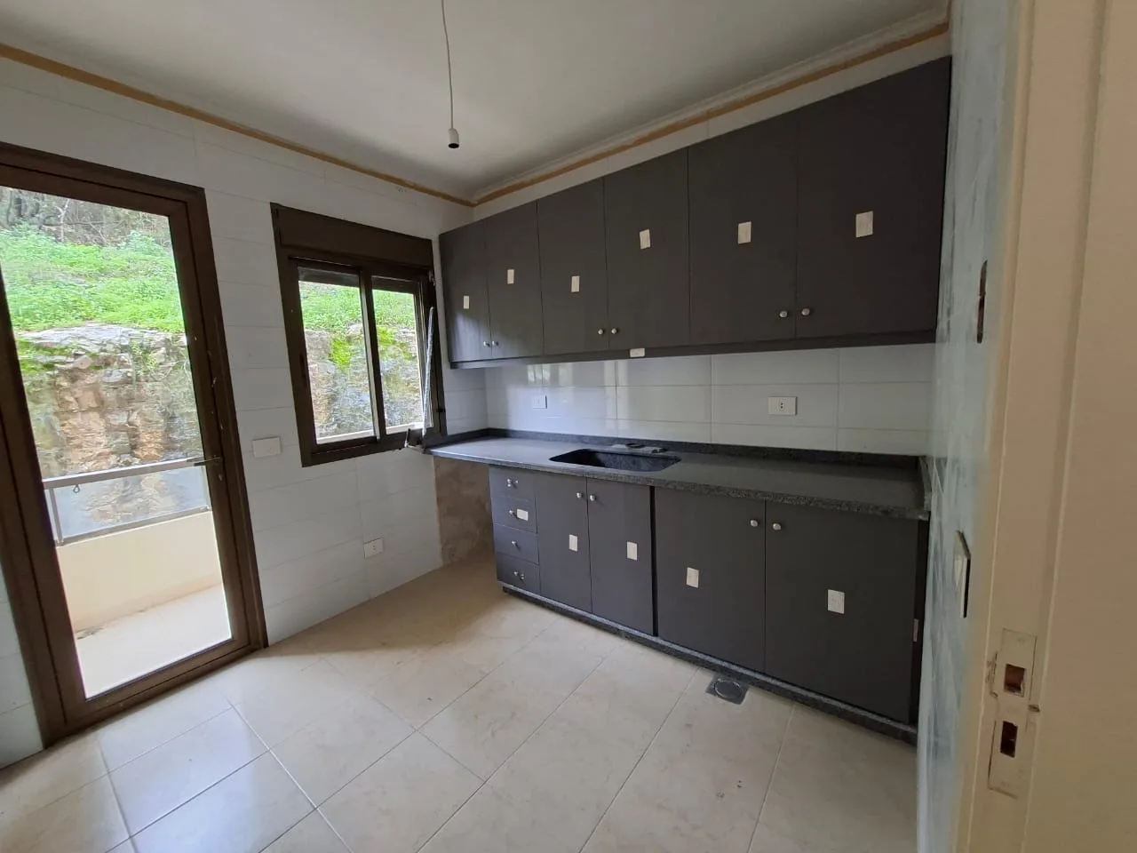 Apartment for Sale in Blat, Lebanon — الصورة 6