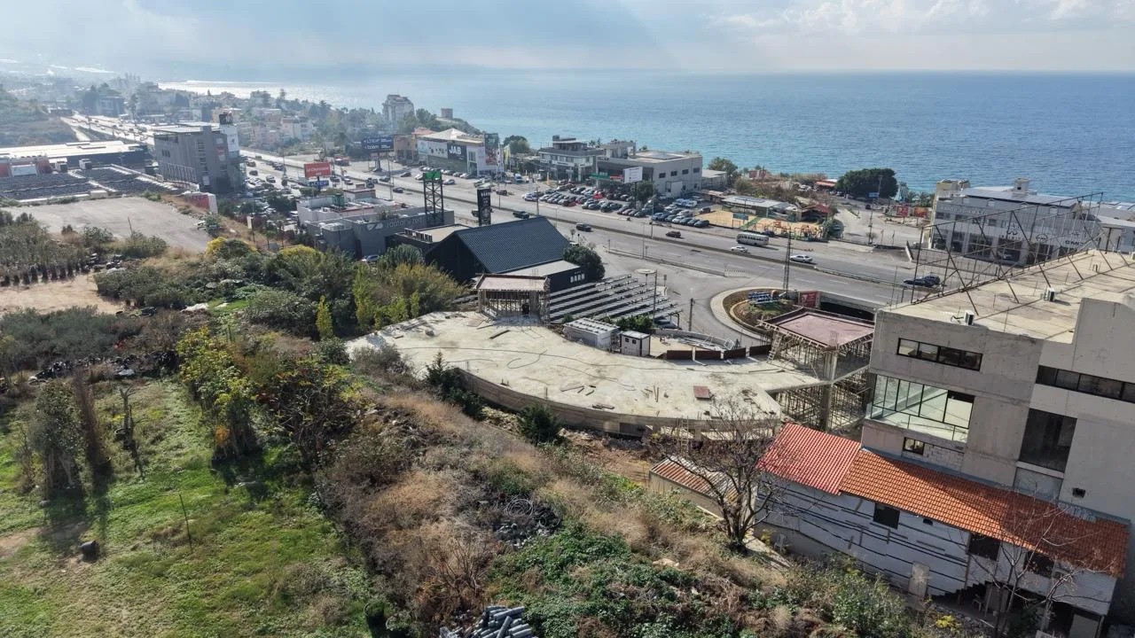 Showroom for rent in Jbeil — الصورة 1