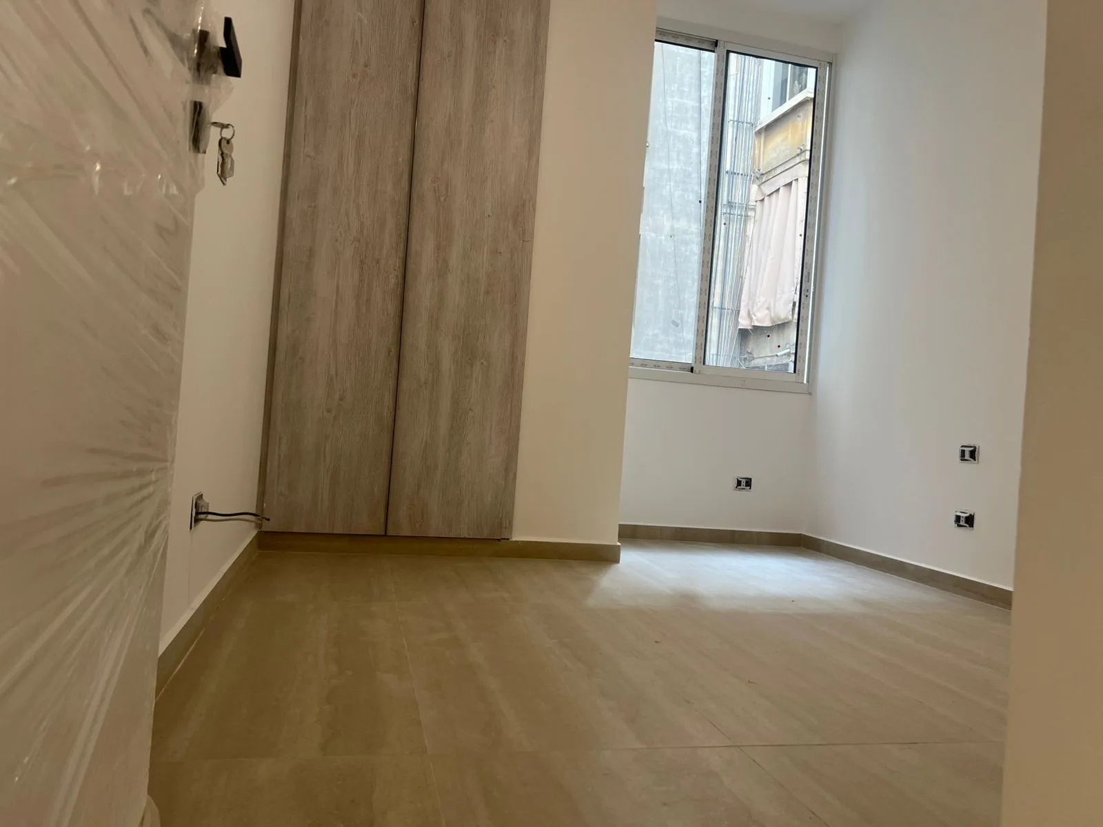 Apartment for sale in Forn El Chebbak, Lebanon — الصورة 4