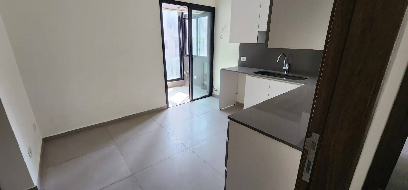 Apartment for rent in Jal El Dib, Lebanon — الصورة 2
