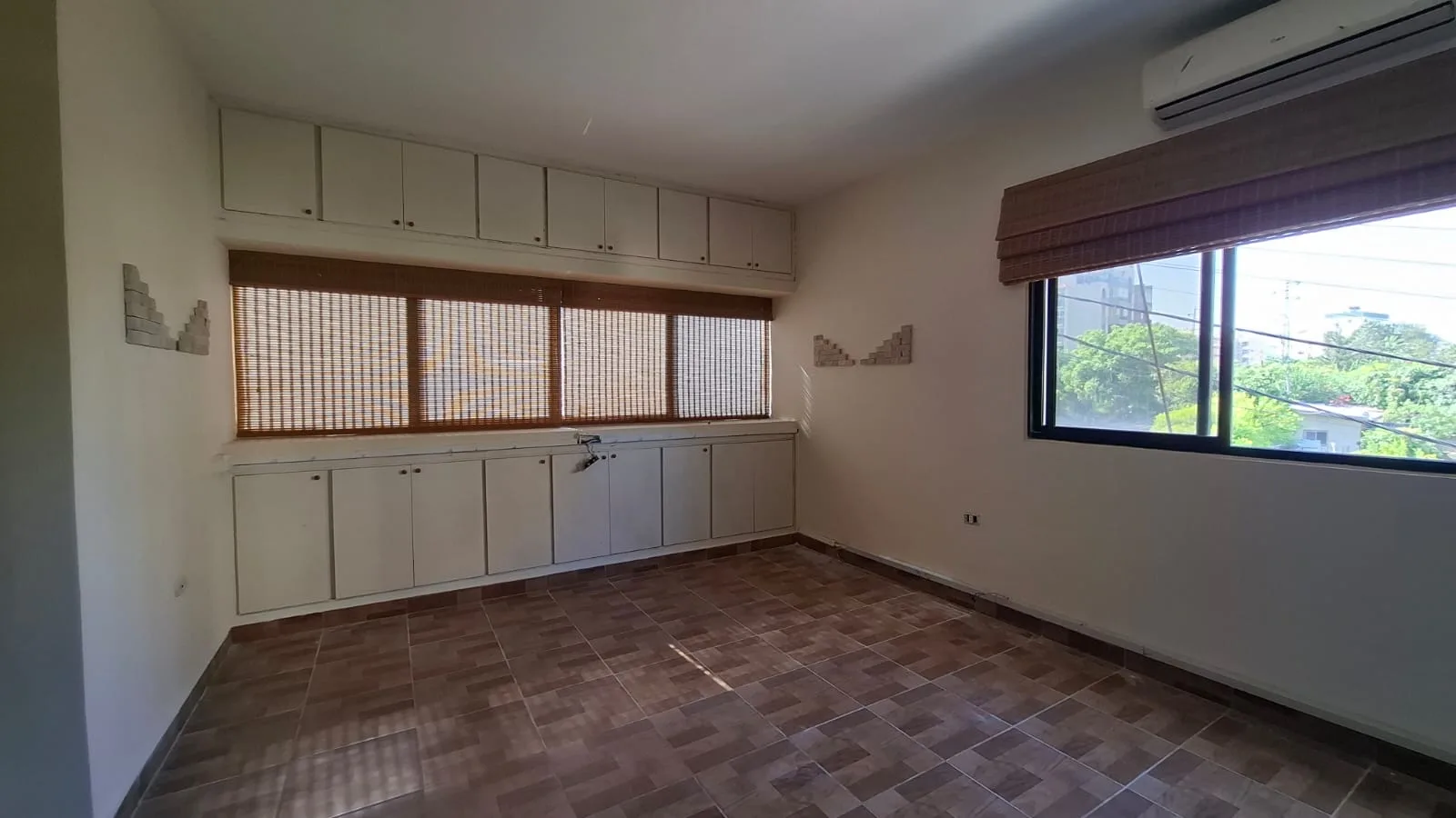 Office for rent in Jbeil — الصورة 3