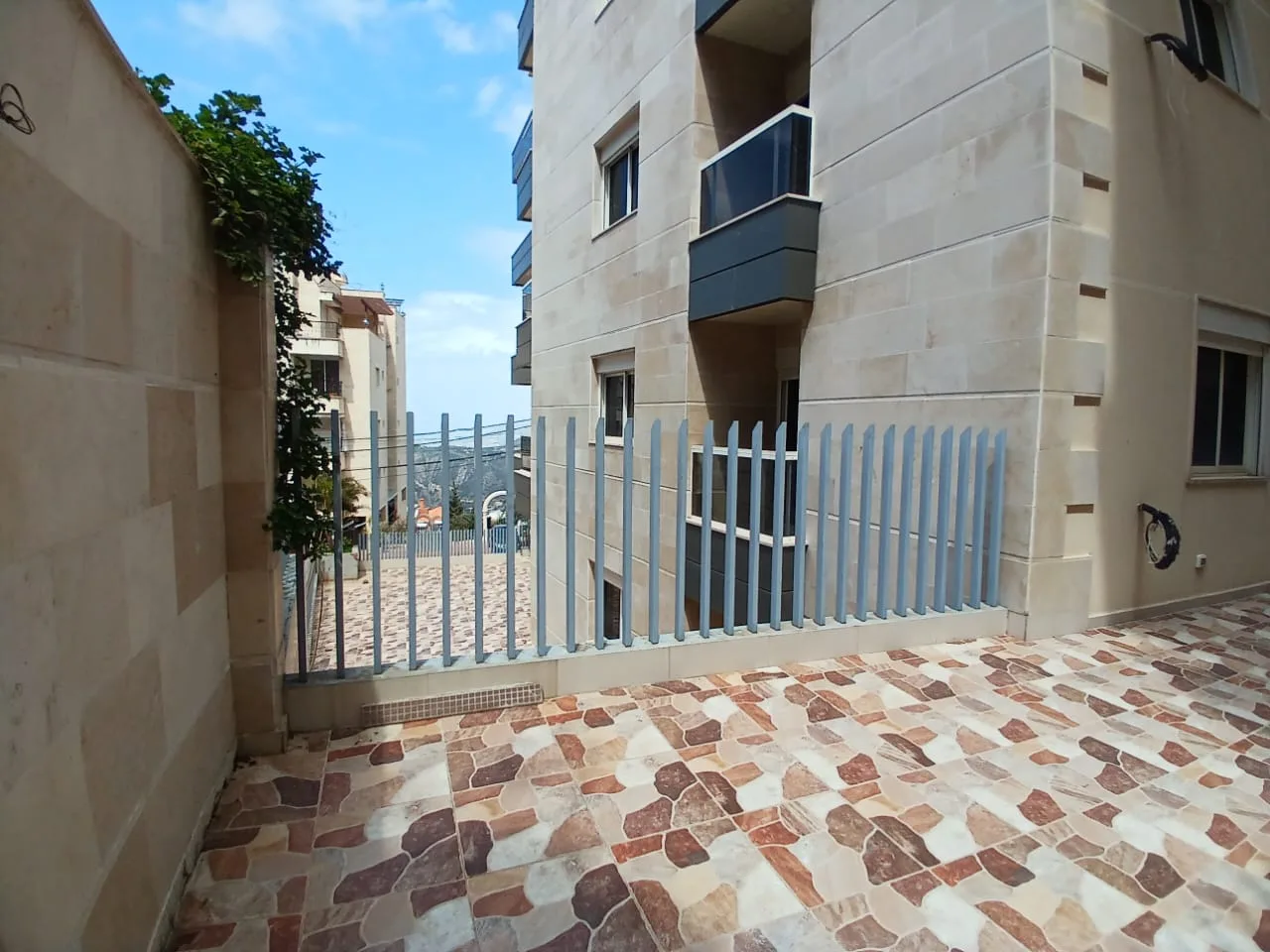 Apartment for sale in Mazraat Yachoua, Lebanon — الصورة 4