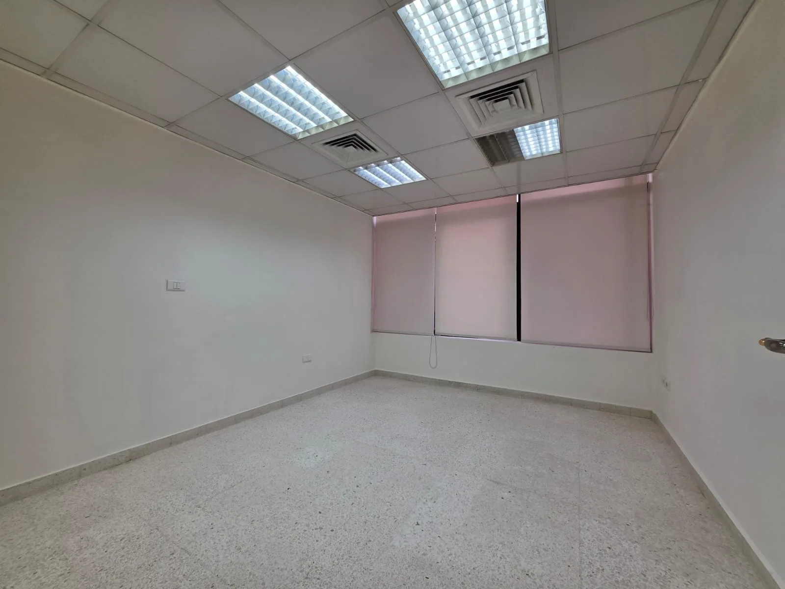 Office for rent in Hazmieh, Lebanon — الصورة 3