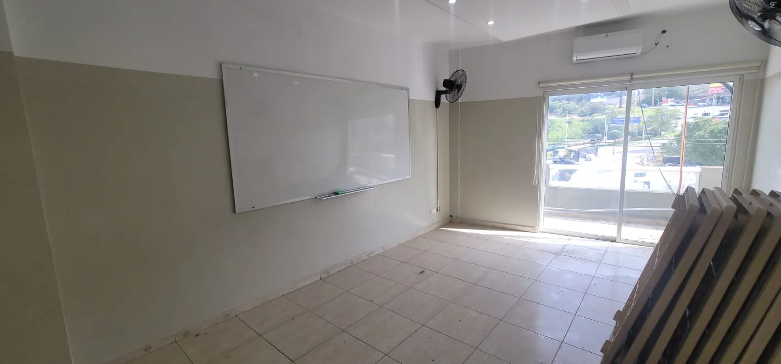 Office for rent in Zouk Mosbeh, Lebanon — الصورة 7