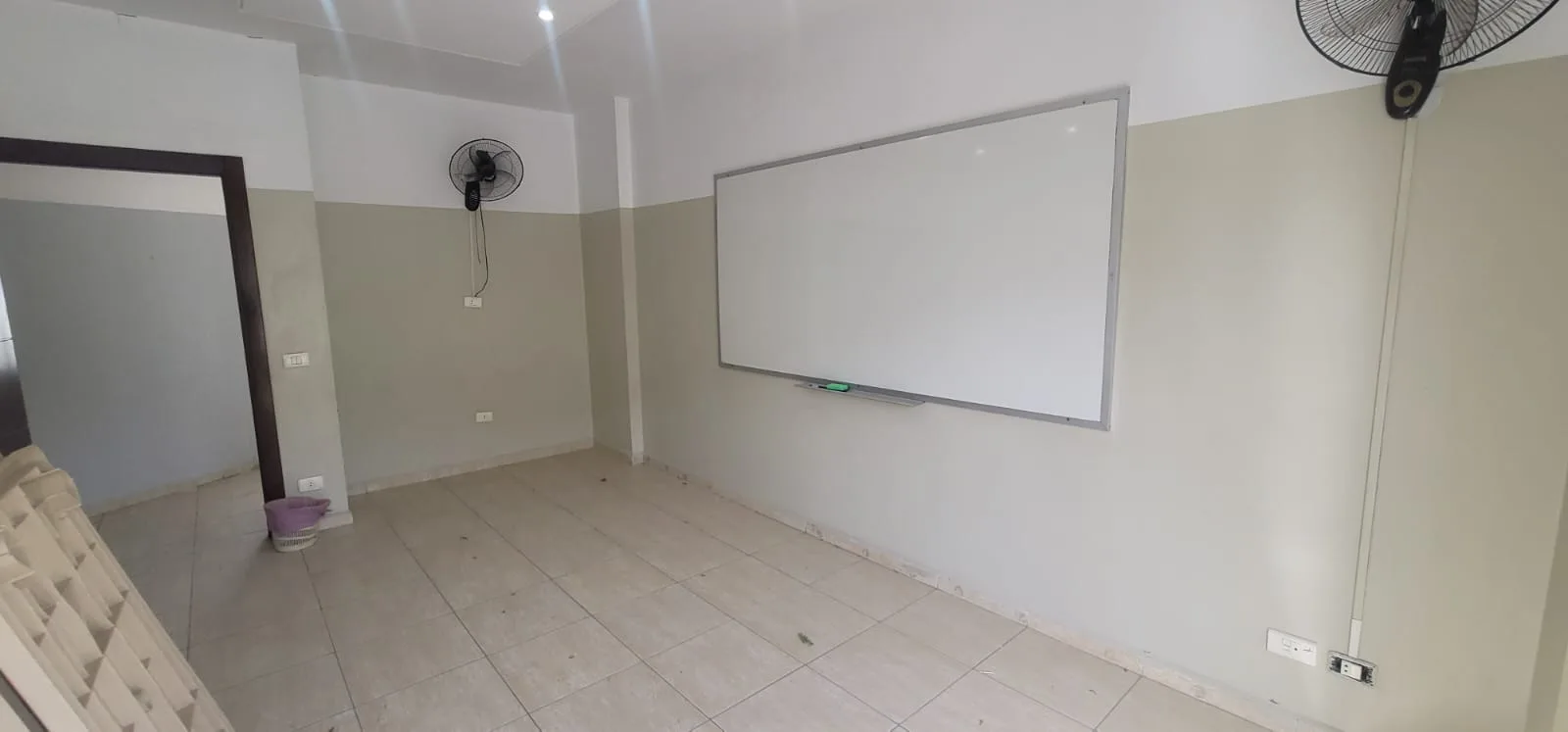 Office for rent in Zouk Mosbeh, Lebanon — الصورة 6