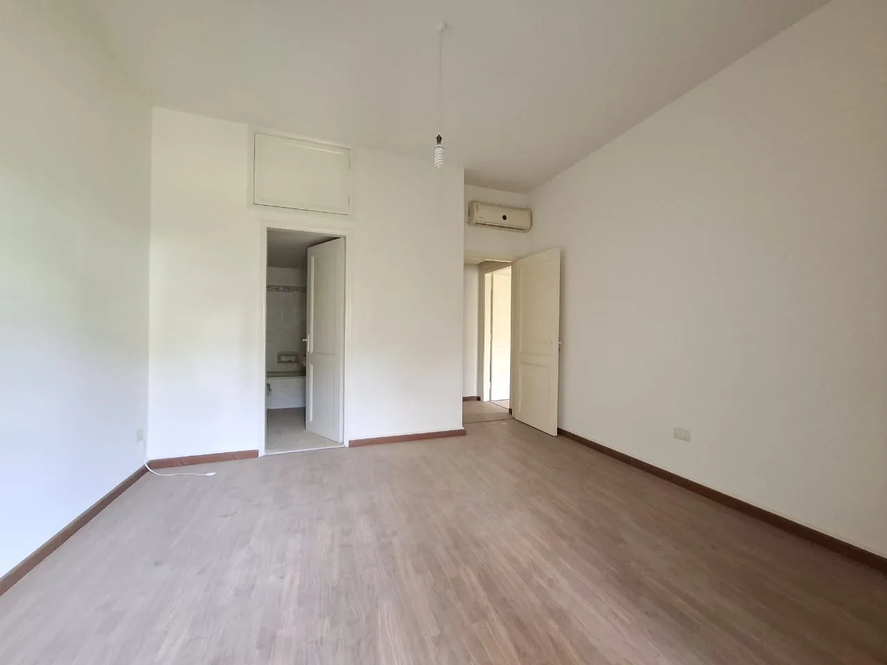 Apartment for rent in Kfar Hbab, Lebanon — الصورة 9