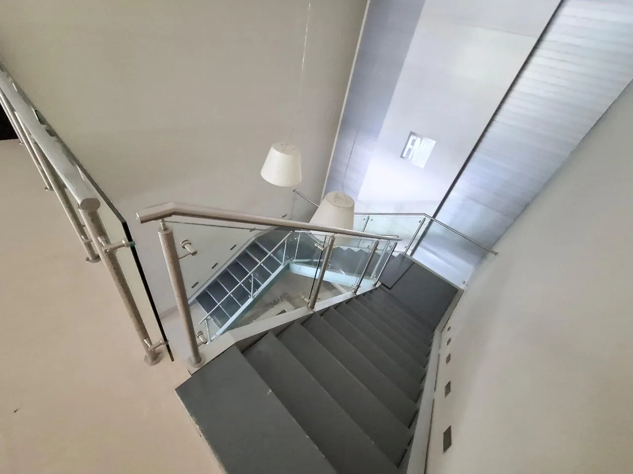 Shop for rent in Zouk Mosbeh — الصورة 4