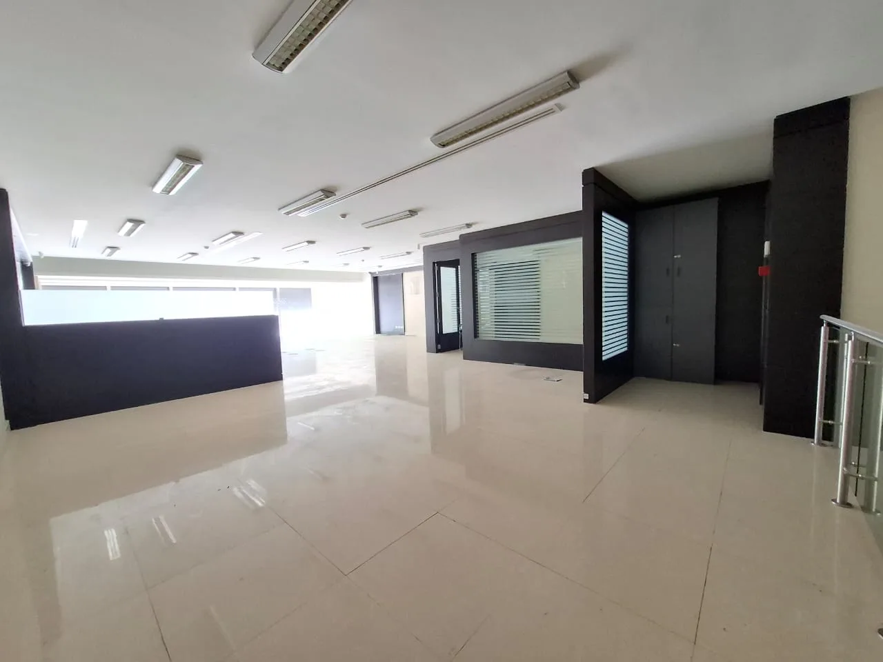 Shop for rent in Zouk Mosbeh — الصورة 2