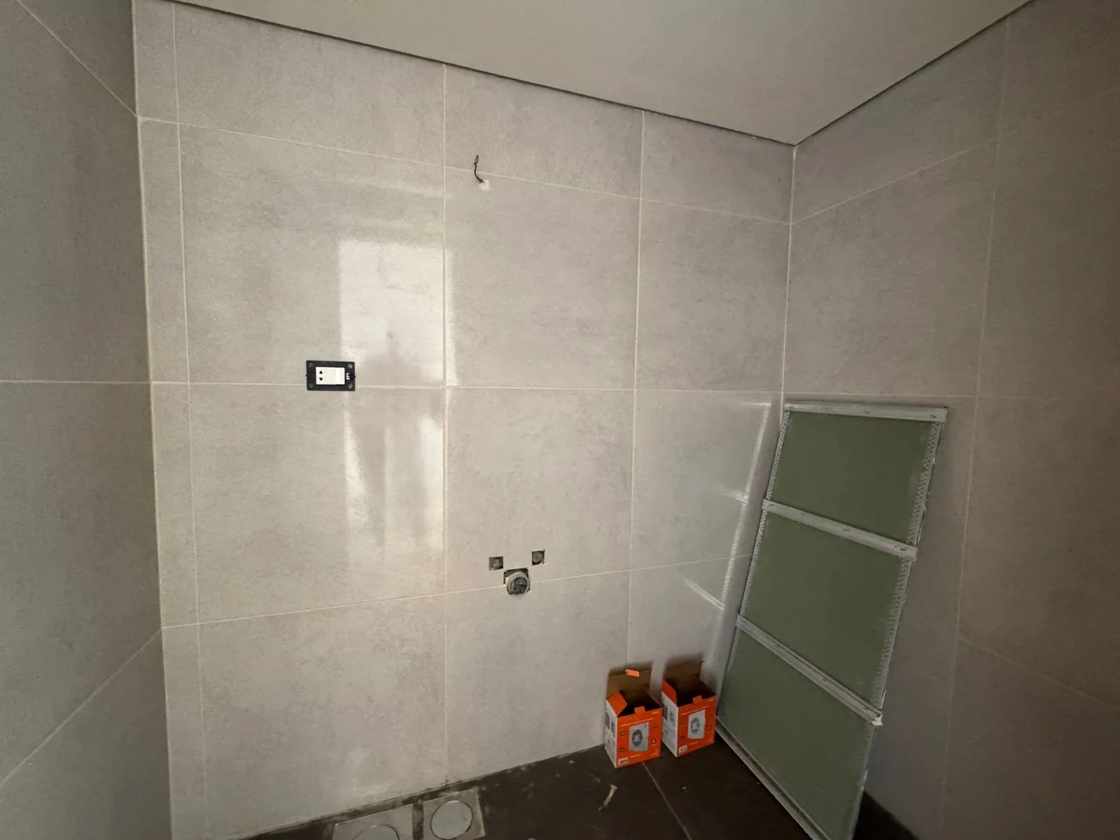 Apartment for Sale in Jouret Al Ballout — الصورة 8