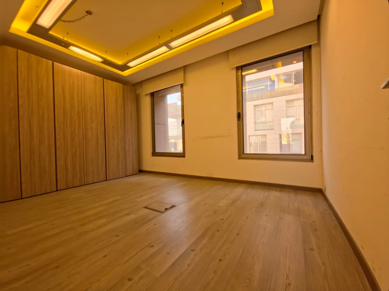 Office for sale in Achrafieh — الصورة 6