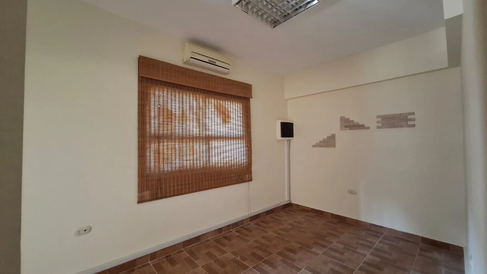 Office for rent in Jbeil — الصورة 5