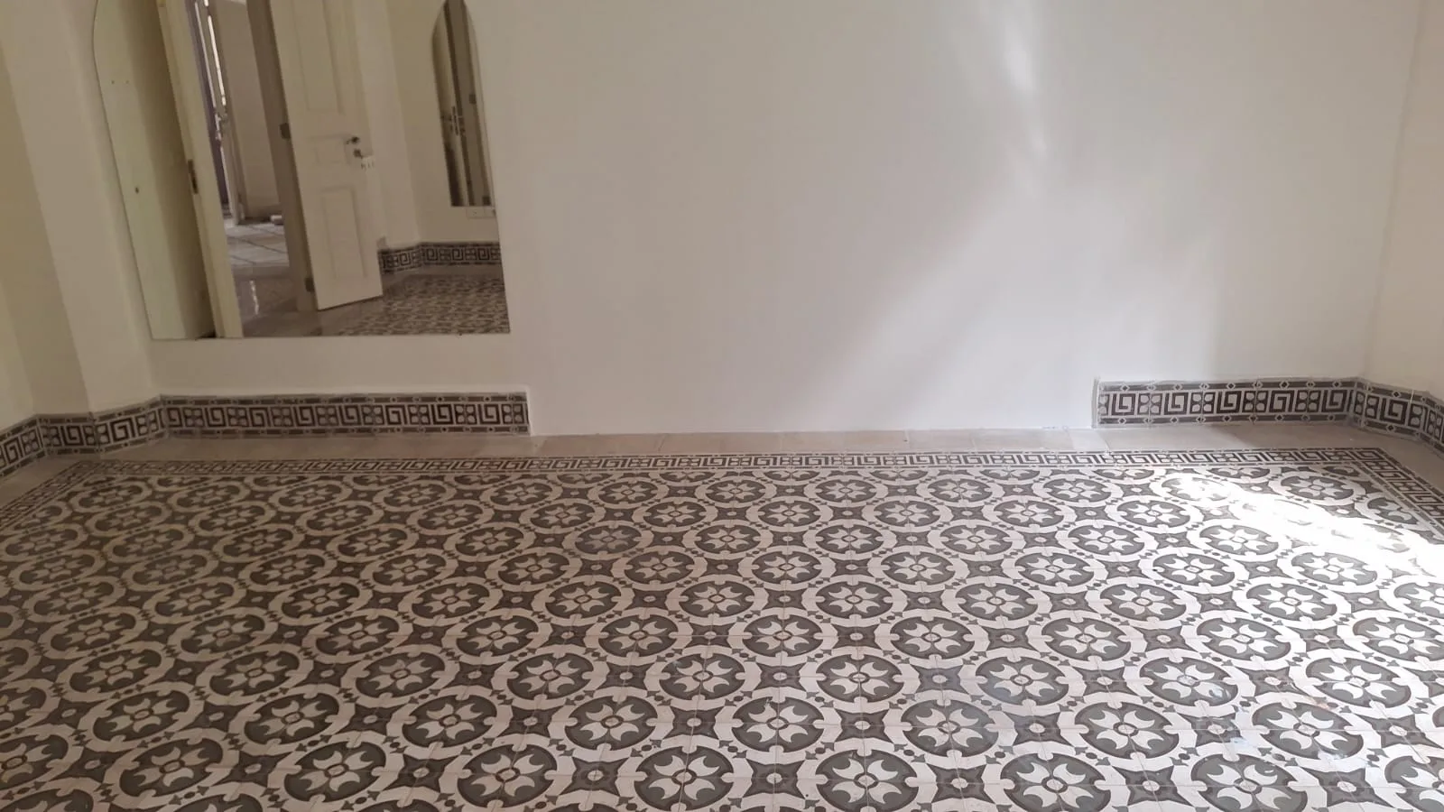 Apartment for Rent in Gemmayzeh — الصورة 5