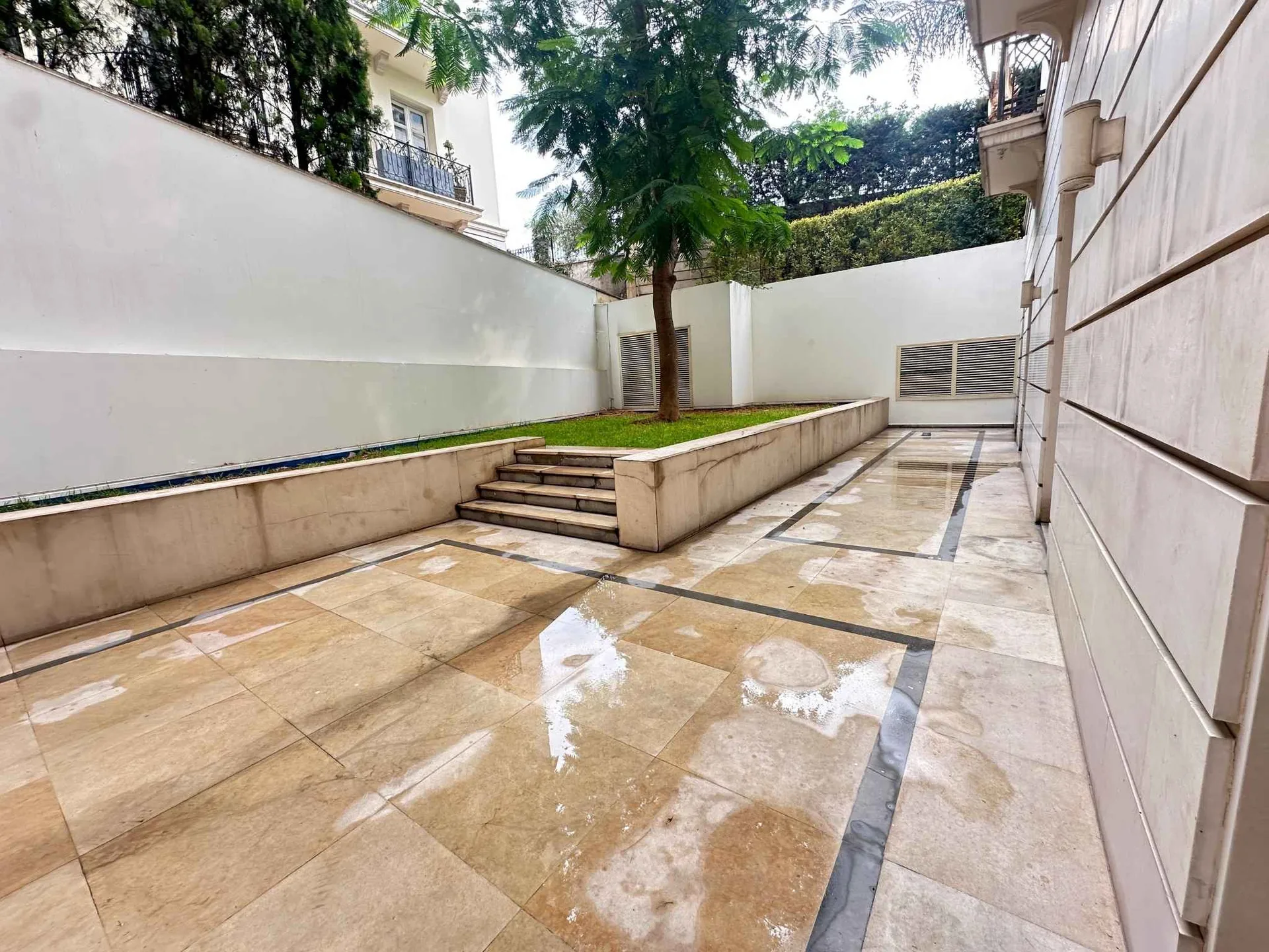 Shop for rent in Downtown — الصورة 3