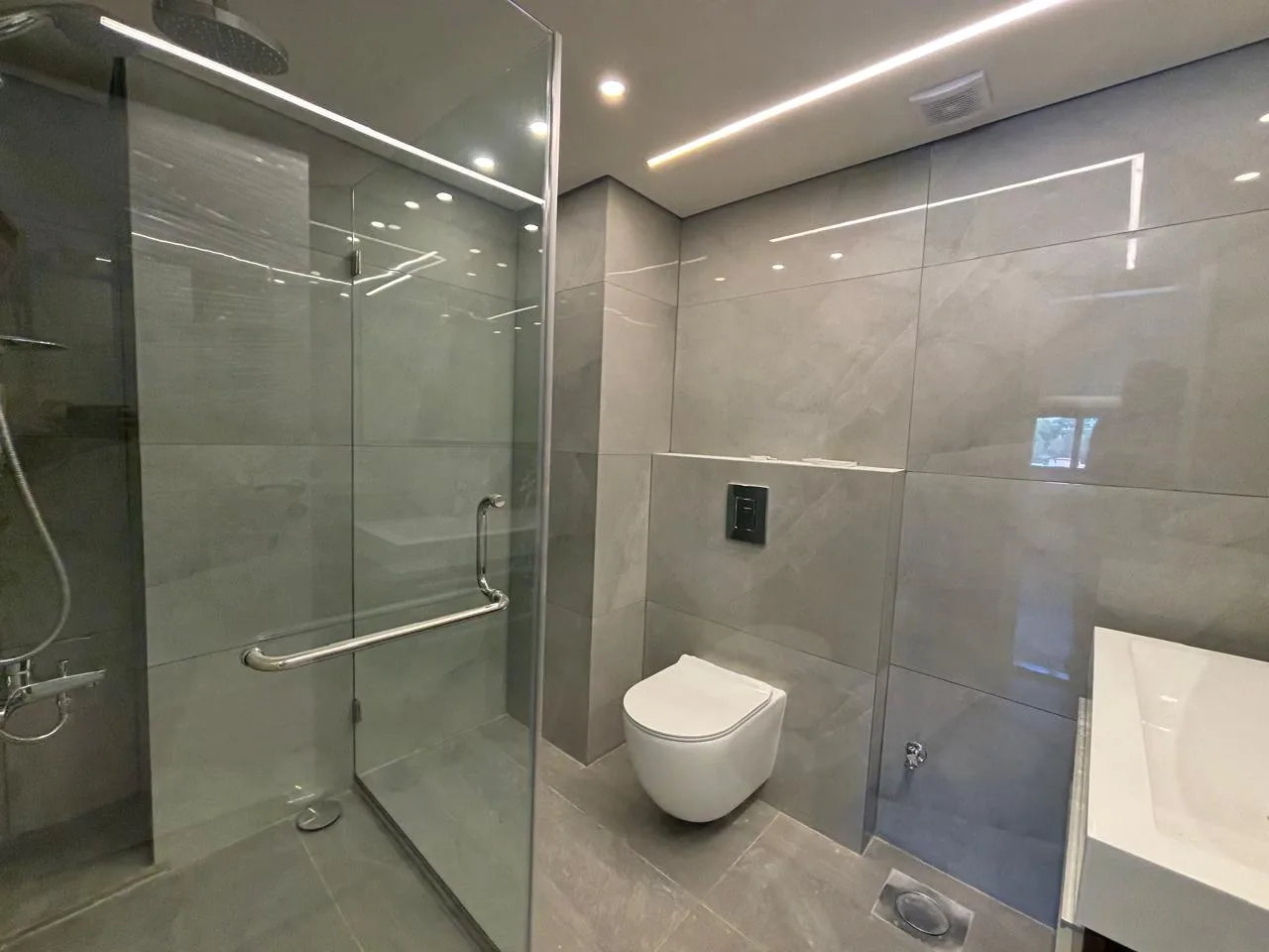 Loft for Sale in Baabdat — الصورة 7
