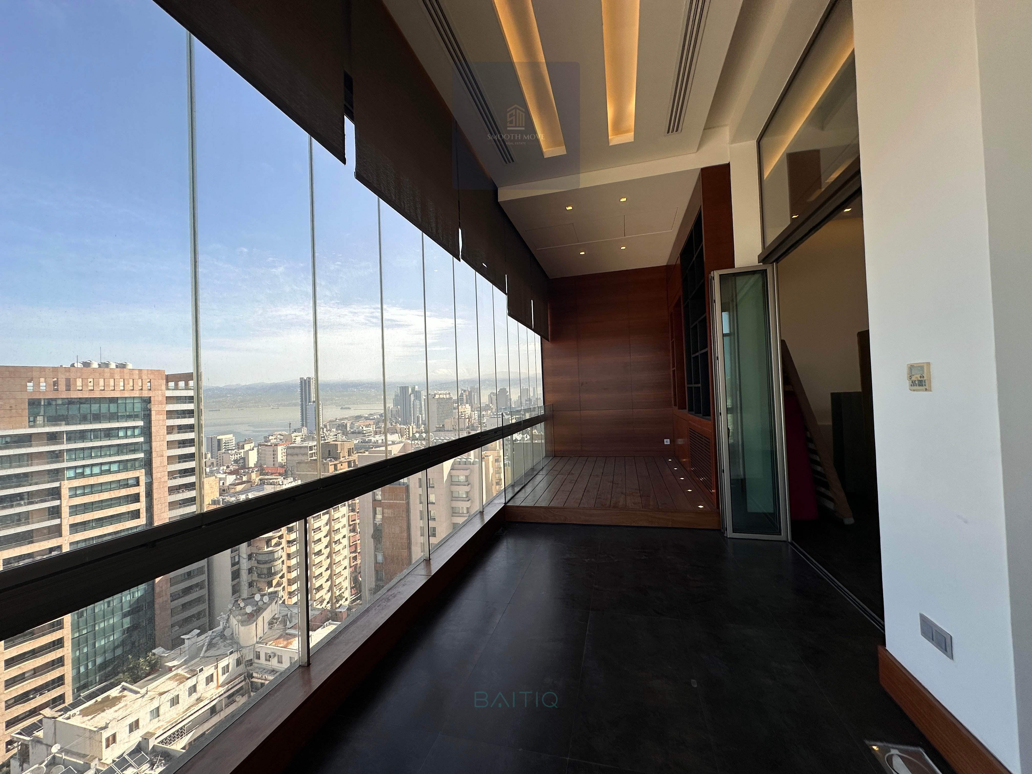 Breathtaking Loft-Style Seaview Apartment for Sale in Hamra, Beirut — الصورة 2