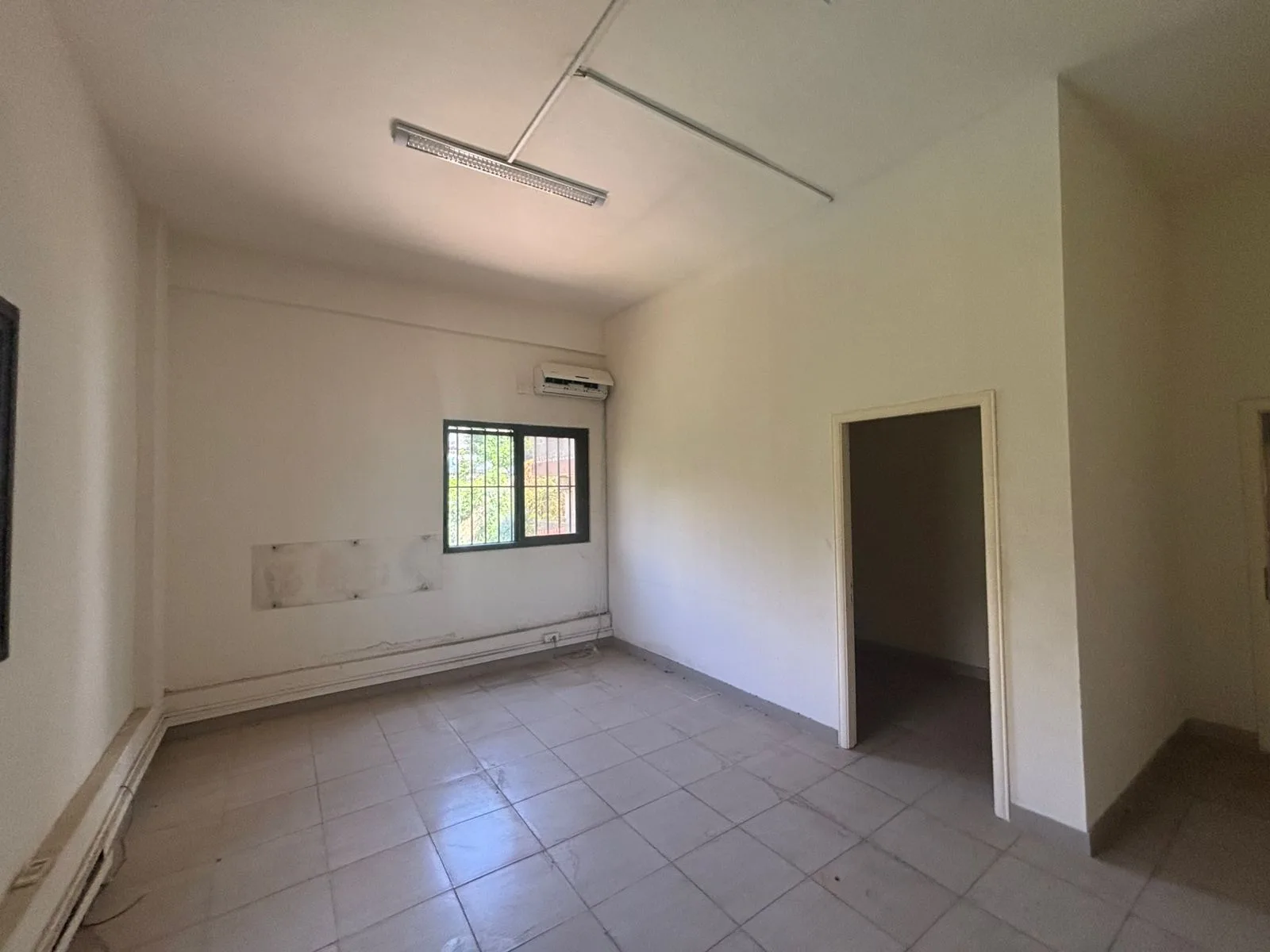 Building for Sale in Dbayeh — الصورة 5