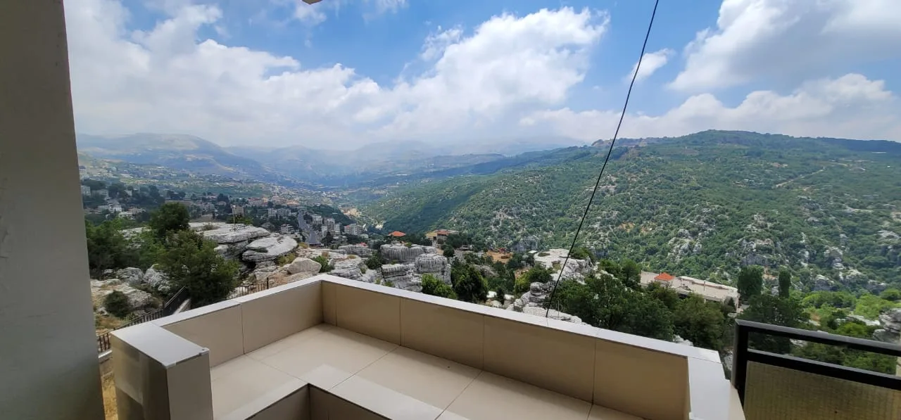 Chalet for Sale in Mayrouba — الصورة 2