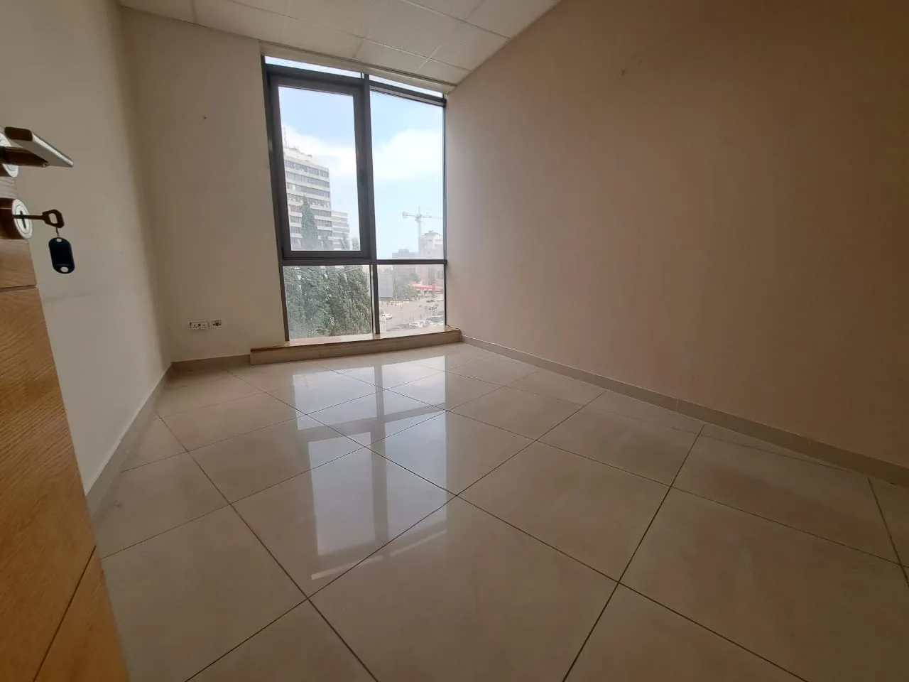 Office for rent in Dekwaneh — الصورة 6