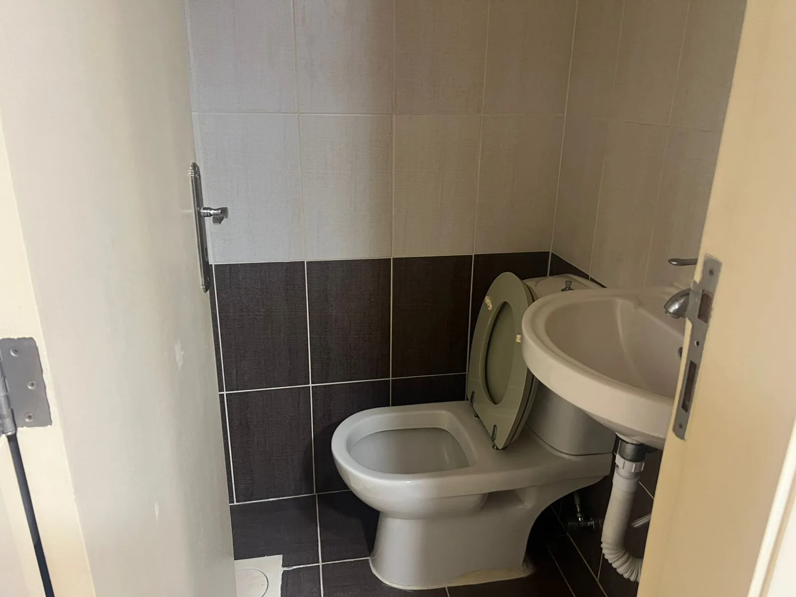 Warehouse for Sale in Ain el remmeneh — الصورة 6