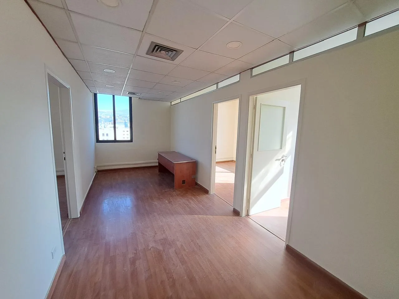 Office for rent in Daoura, Lebanon — الصورة 3