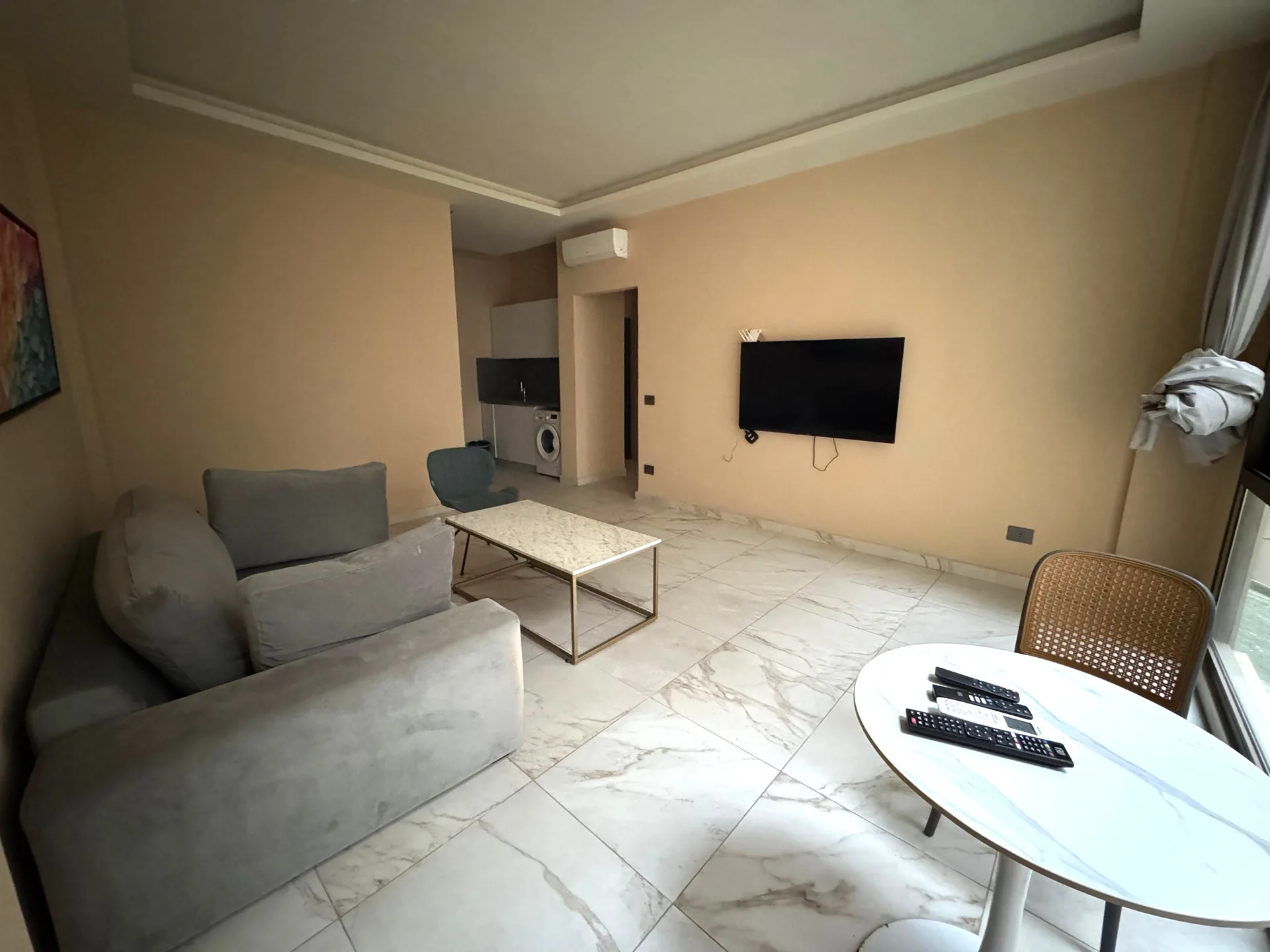 Apartment for rent in Ras, Bayrut, Lebanon — الصورة 2