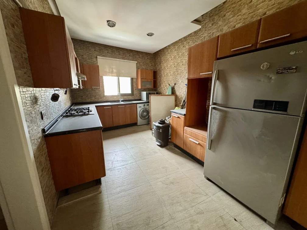 Apartment for Sale in Hamra — الصورة 2