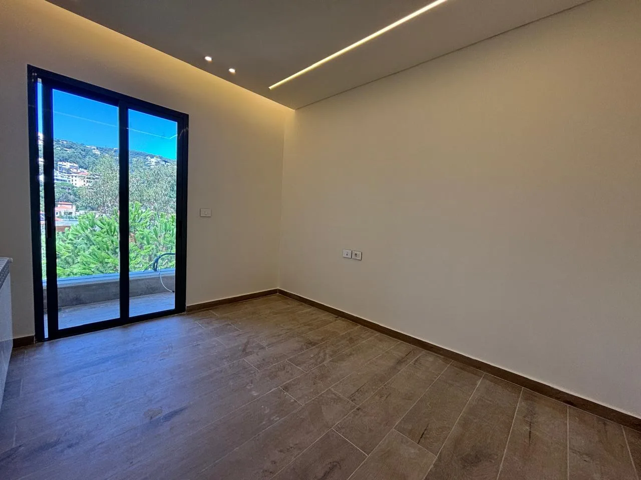 Apartment for Sale in Baabdat — الصورة 2