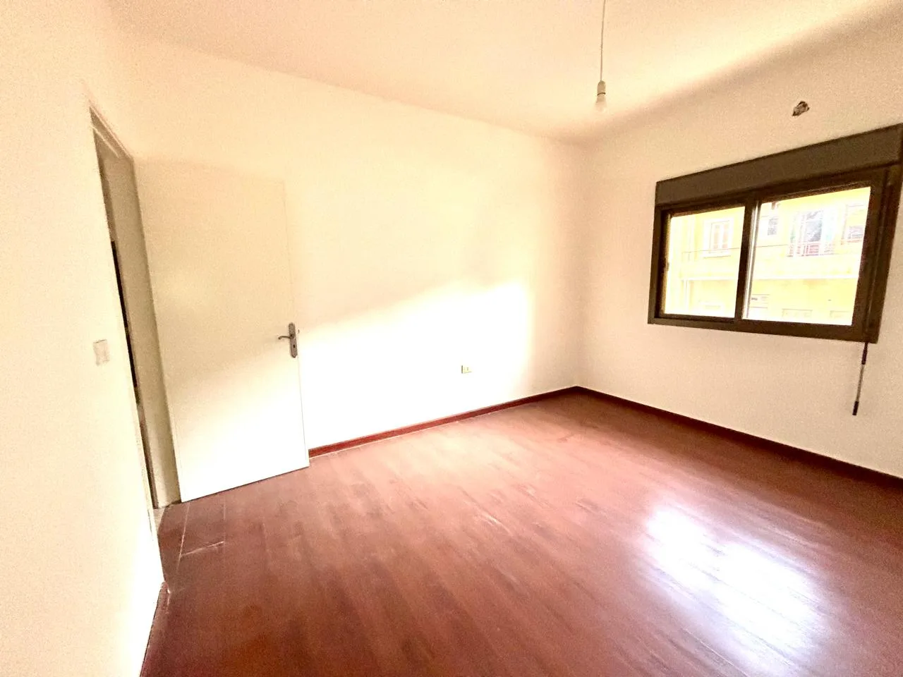 Apartment for Sale in Forn El Chebbak, Lebanon — الصورة 5