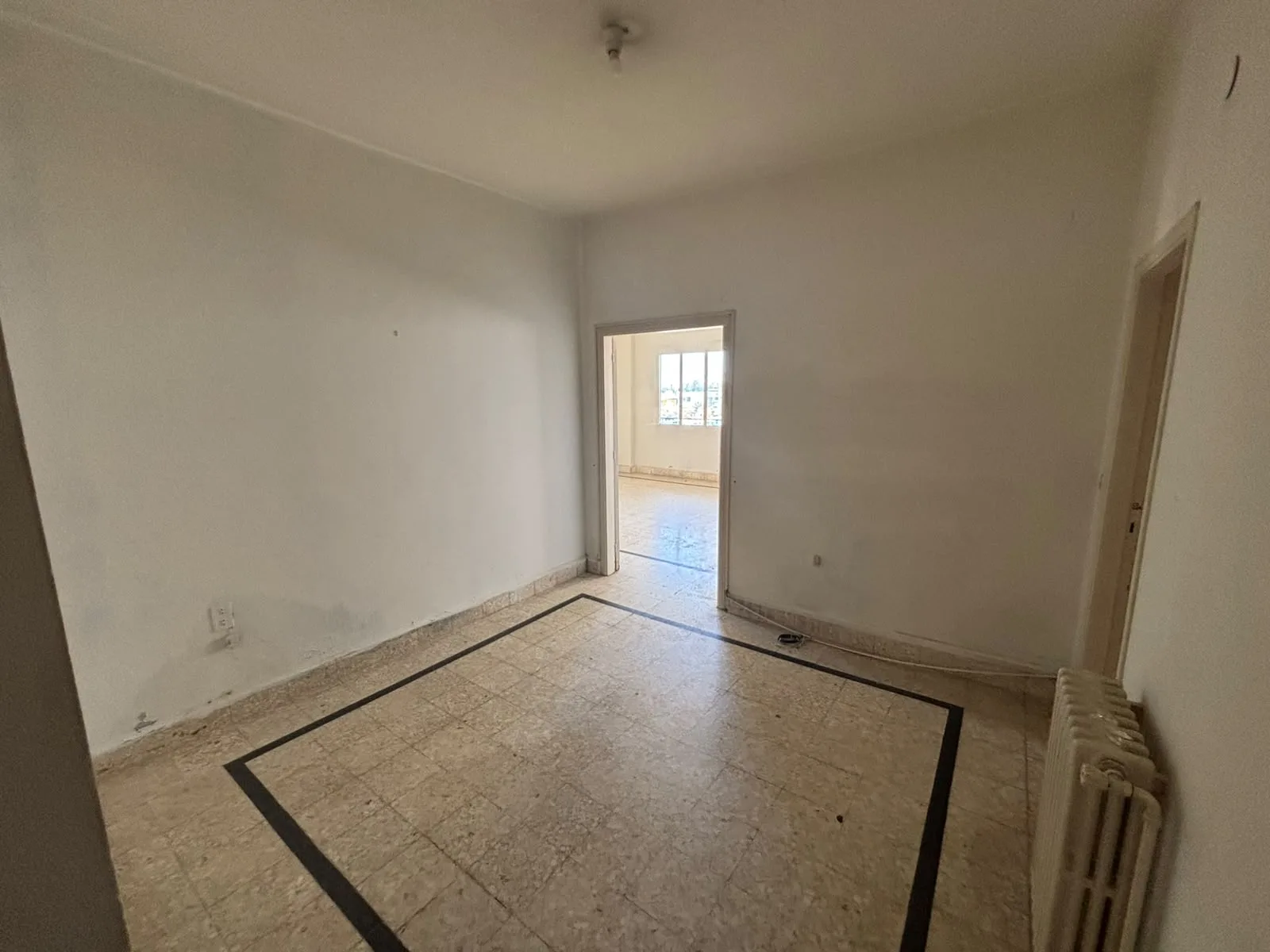 Office for rent in Naqqache