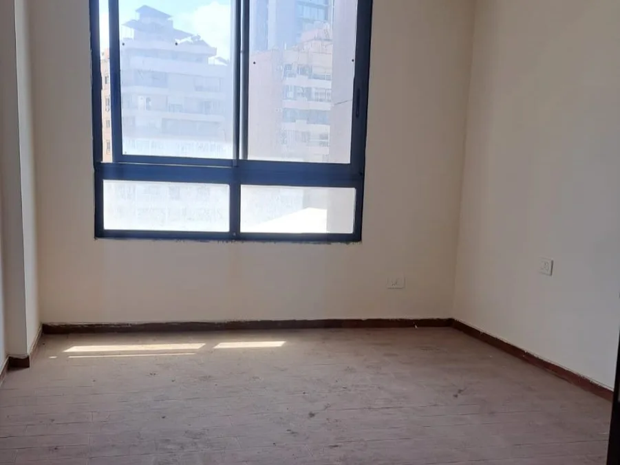 Apartment for Sale in Raoucheh, Beirut, Lebanon — الصورة 5