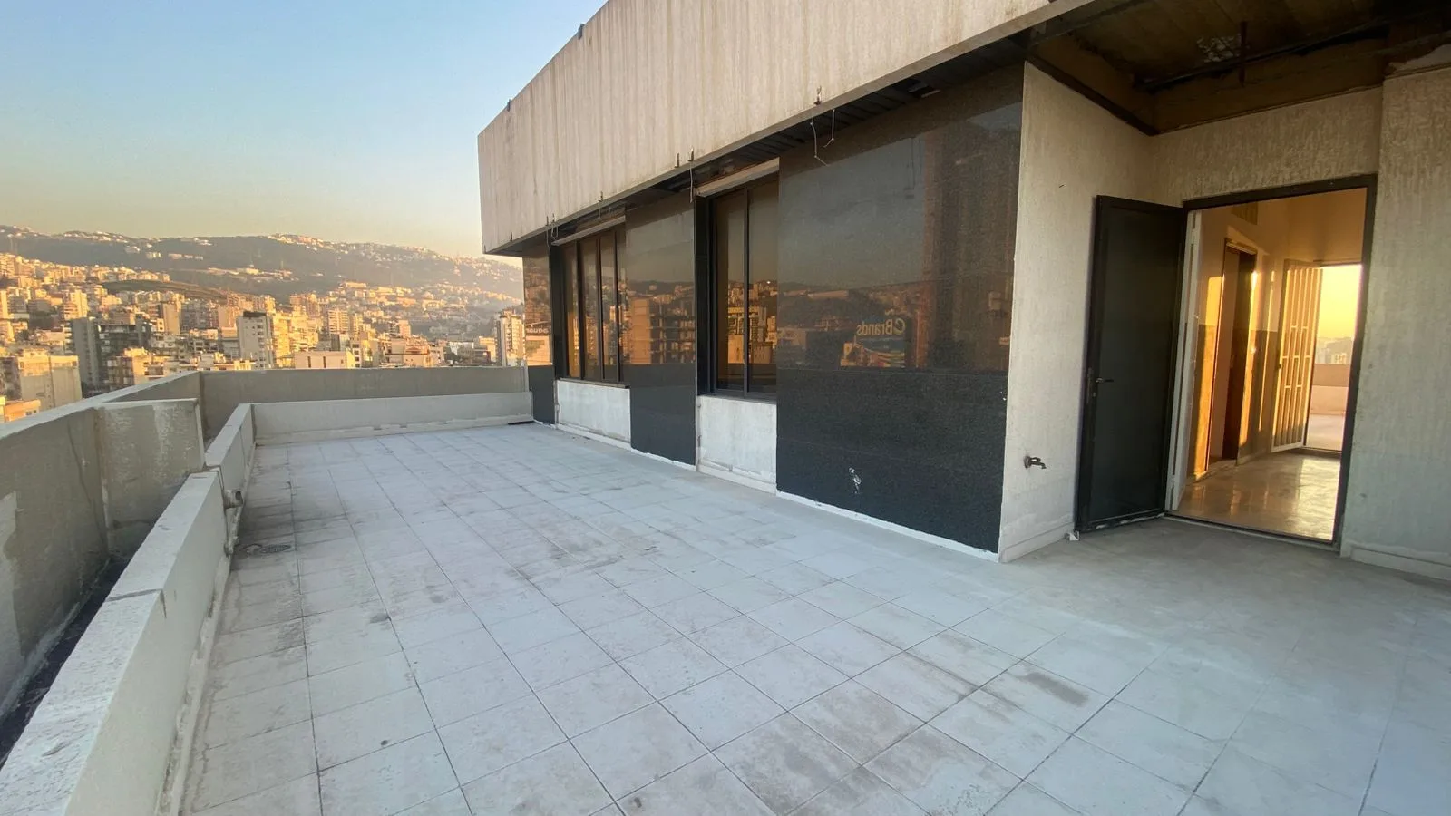 Office for rent in Zalqa — الصورة 6