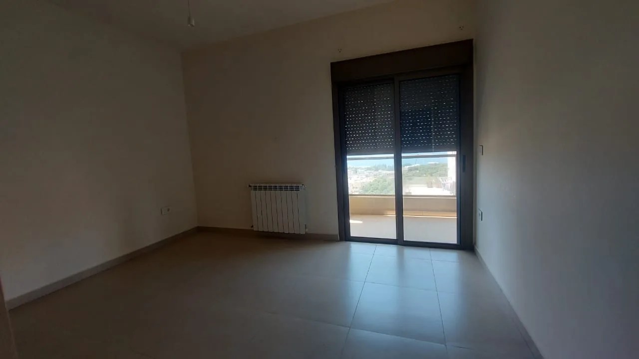 Apartment for Sale in Aamchit, Lebanon — الصورة 3