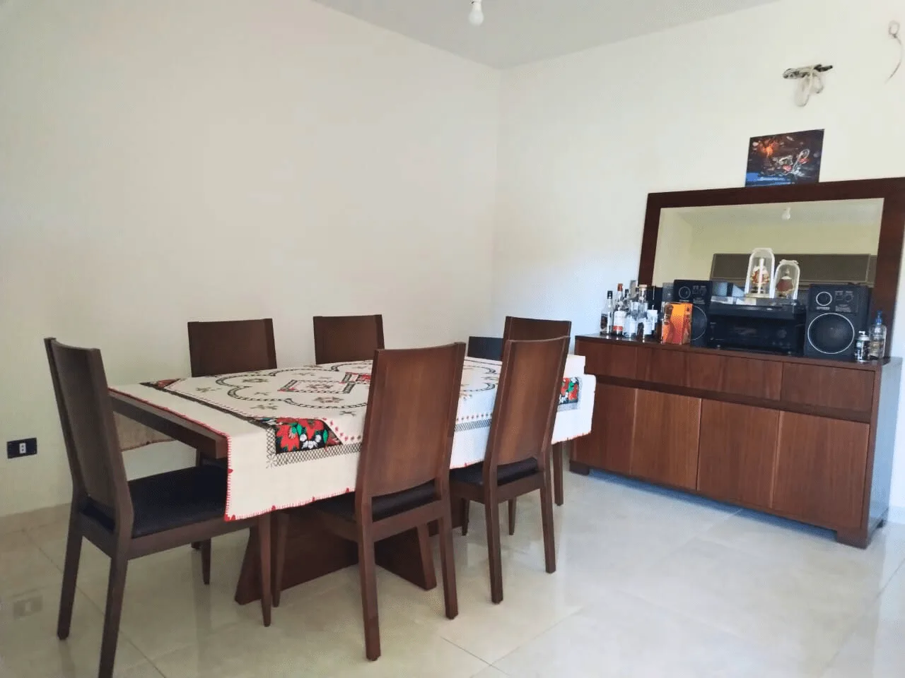 Apartment for Sale in Ballouneh, Lebanon — الصورة 2