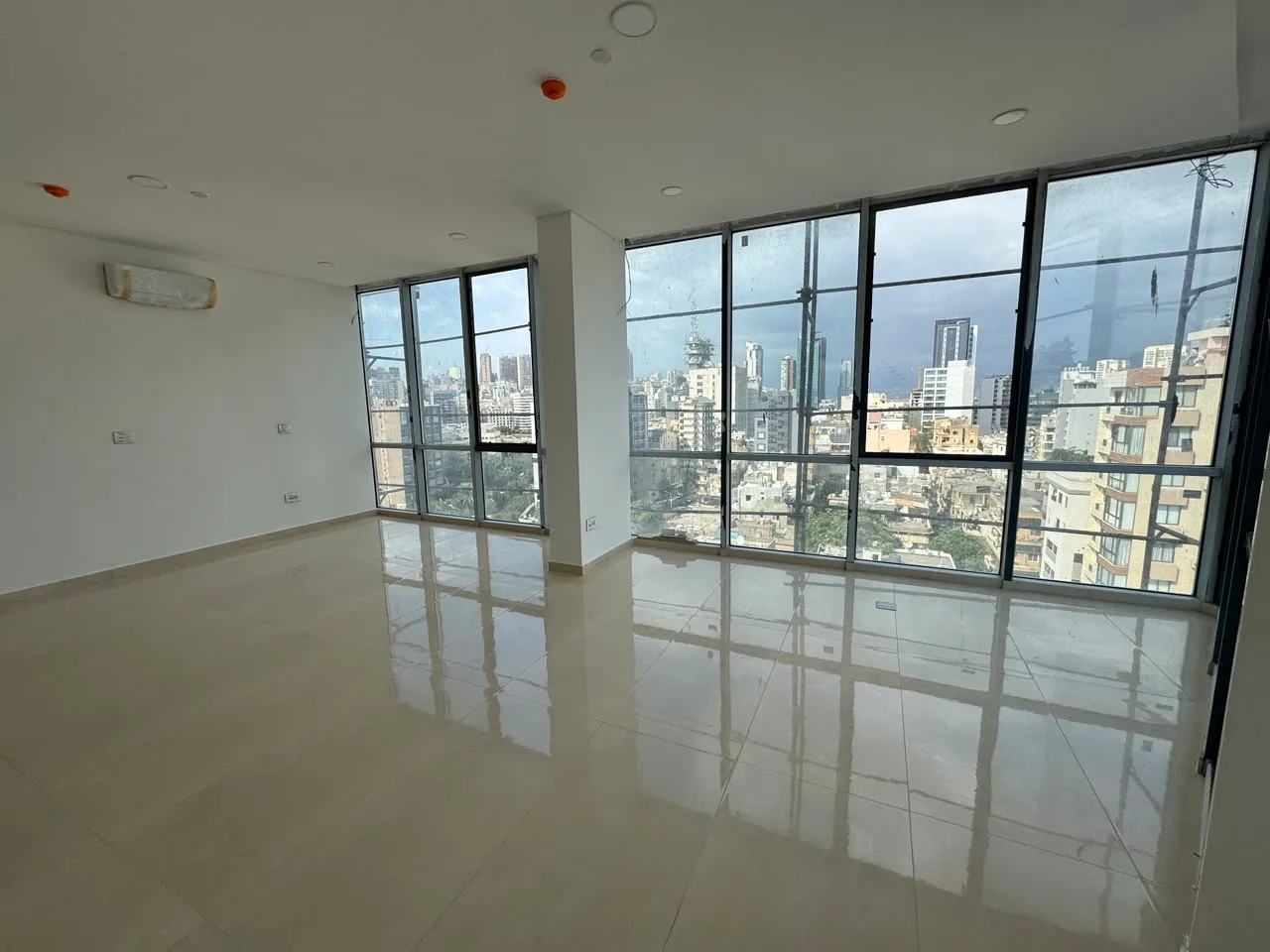 Office for Rent in Adliyeh — الصورة 2
