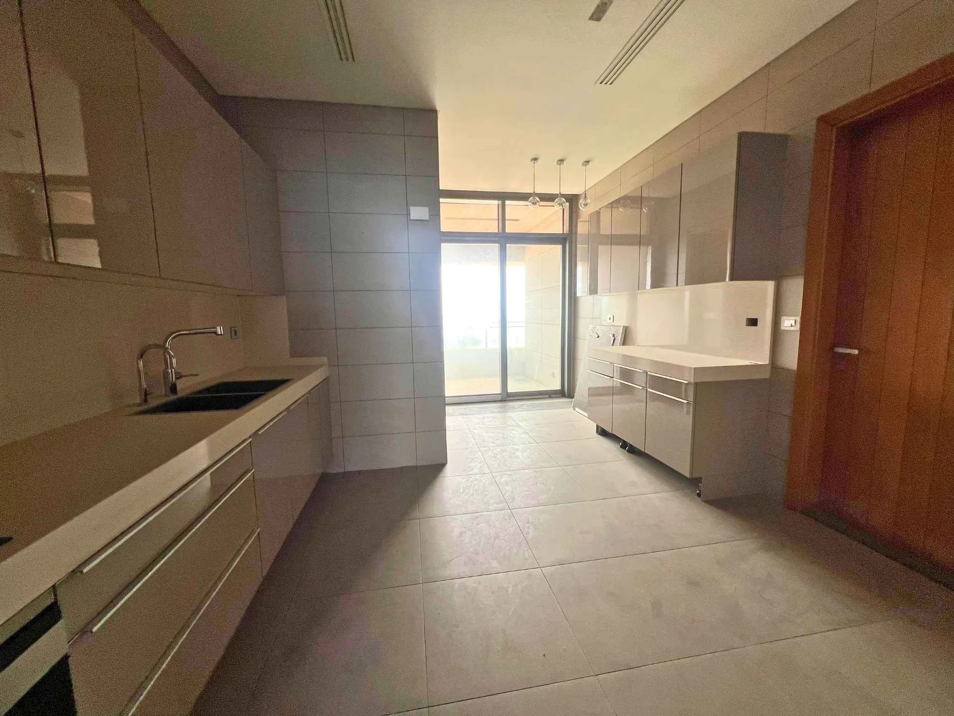 Apartment for Sale in Caree d'or, Achrafieh, Beirut, Lebanon — الصورة 8