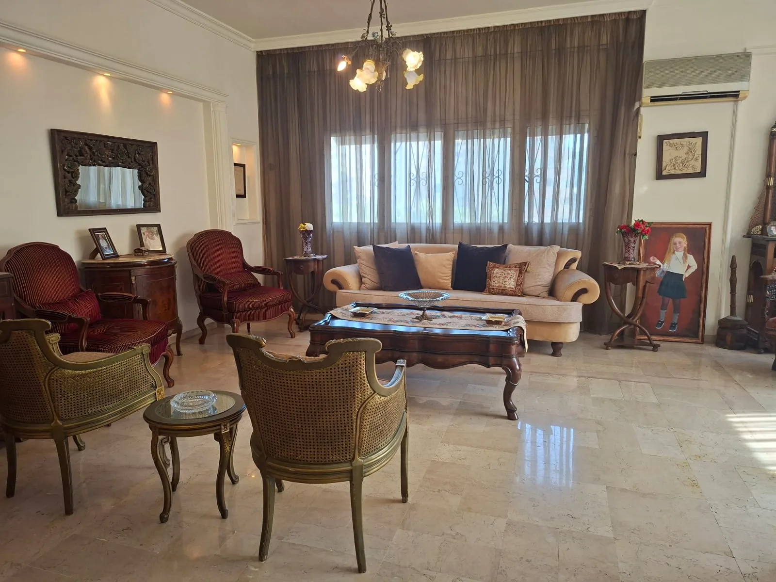 Apartment for Sale in Mazra'a, Beirut, Lebanon — الصورة 2