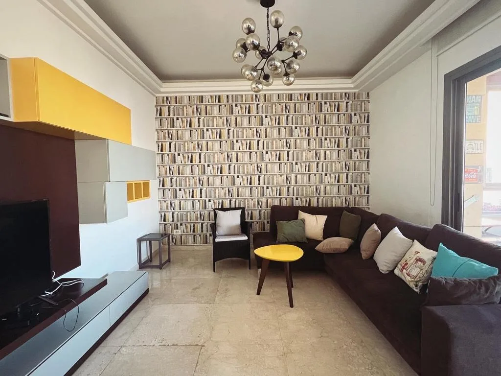 Apartment for Sale in Mar Mikhael, Bayrut, Lebanon — الصورة 5