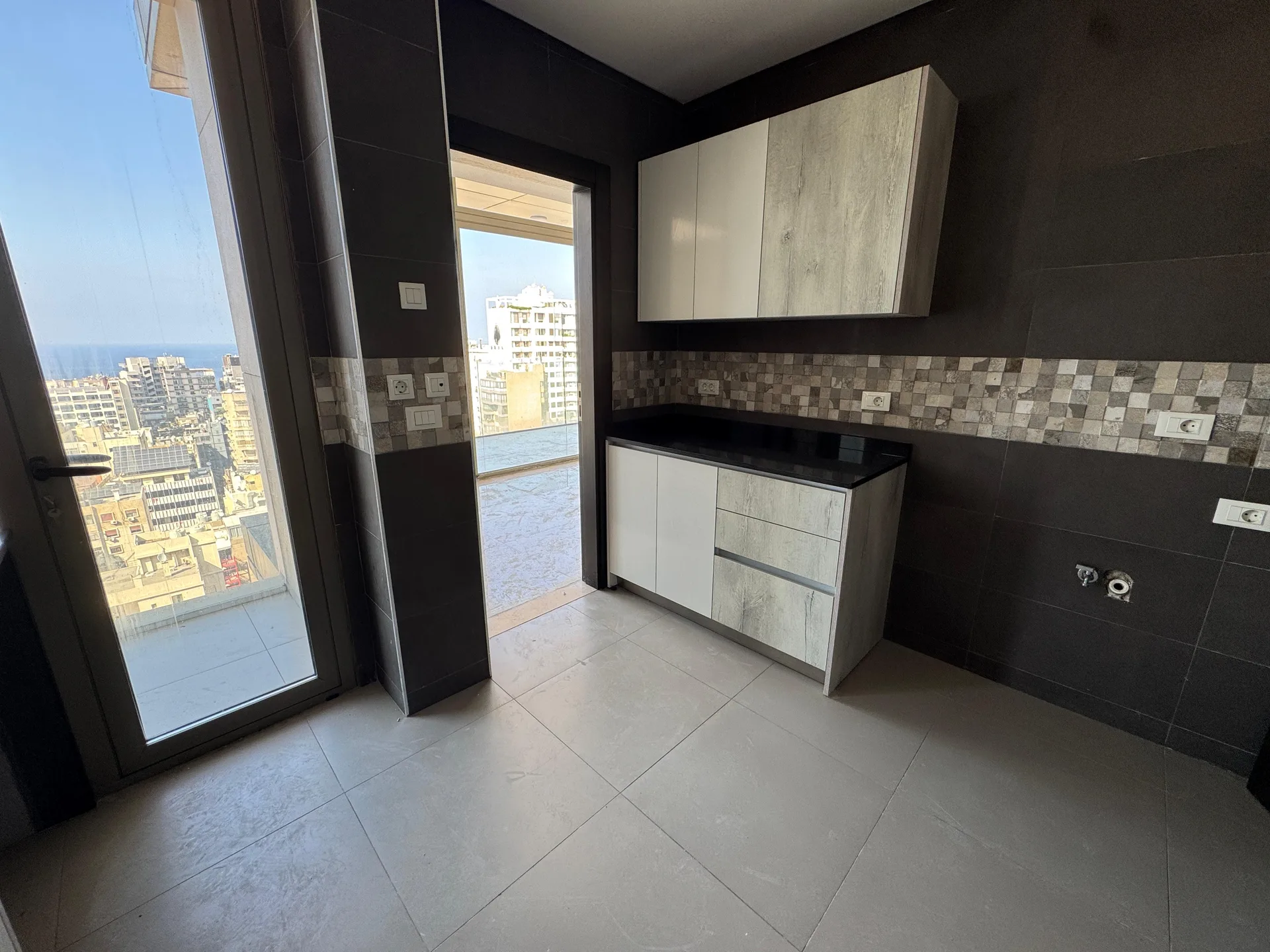 Apartment for Rent in Hamra — الصورة 5
