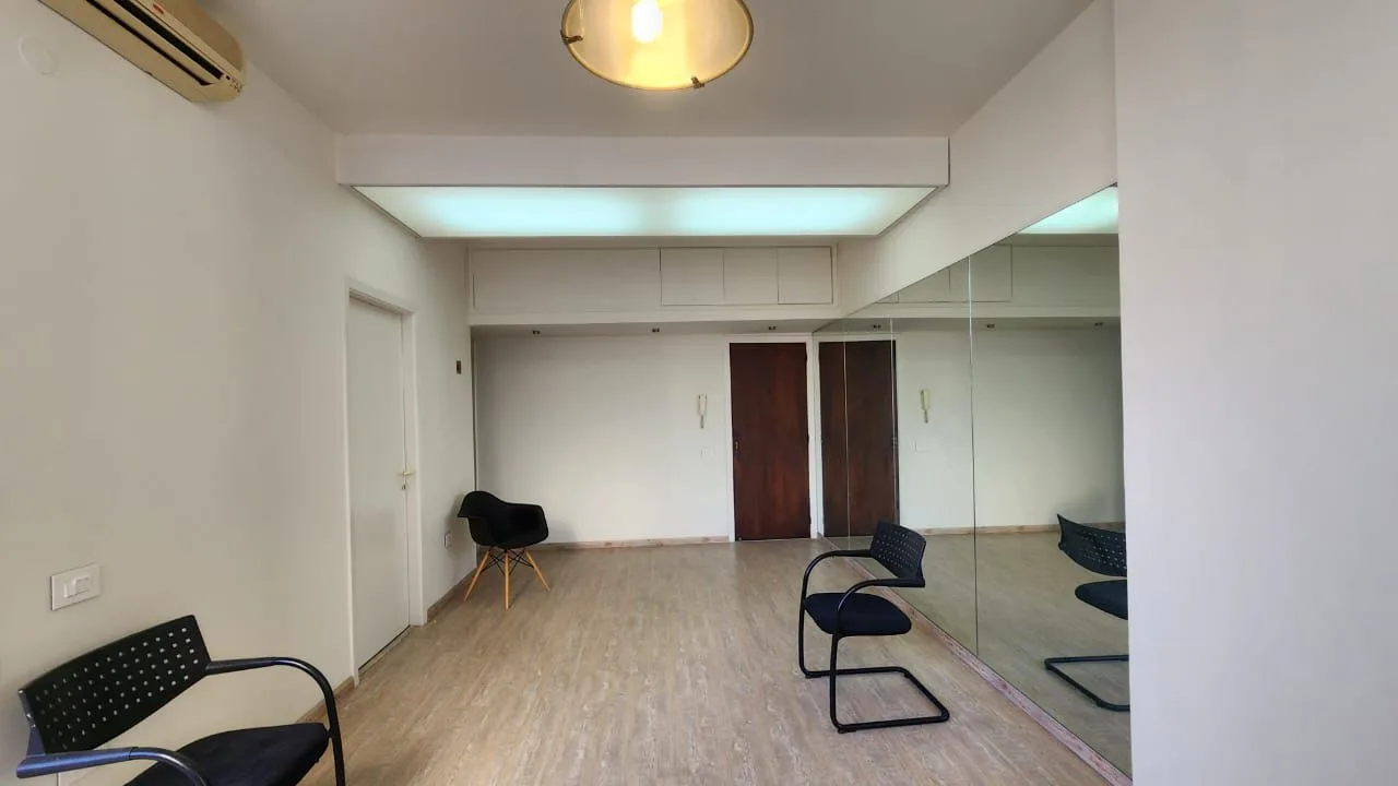 Office for rent in Badaro — الصورة 1
