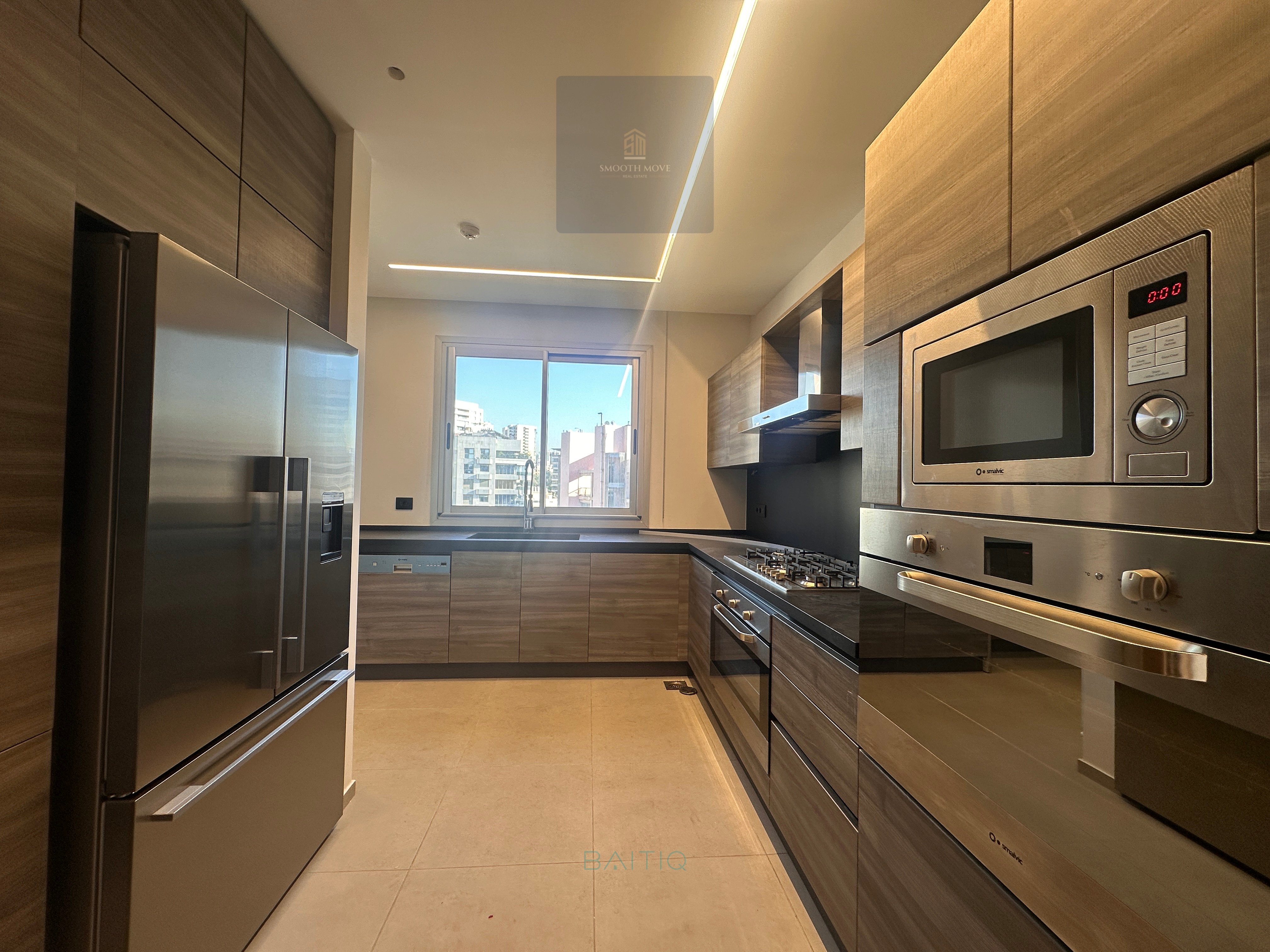 Sleek Seaview Apartment for Sale in Rawche, Beirut — الصورة 3