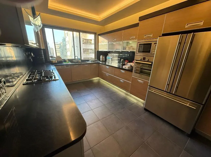 Apartment for Sale in Sodeco, Beirut, Lebanon — الصورة 6