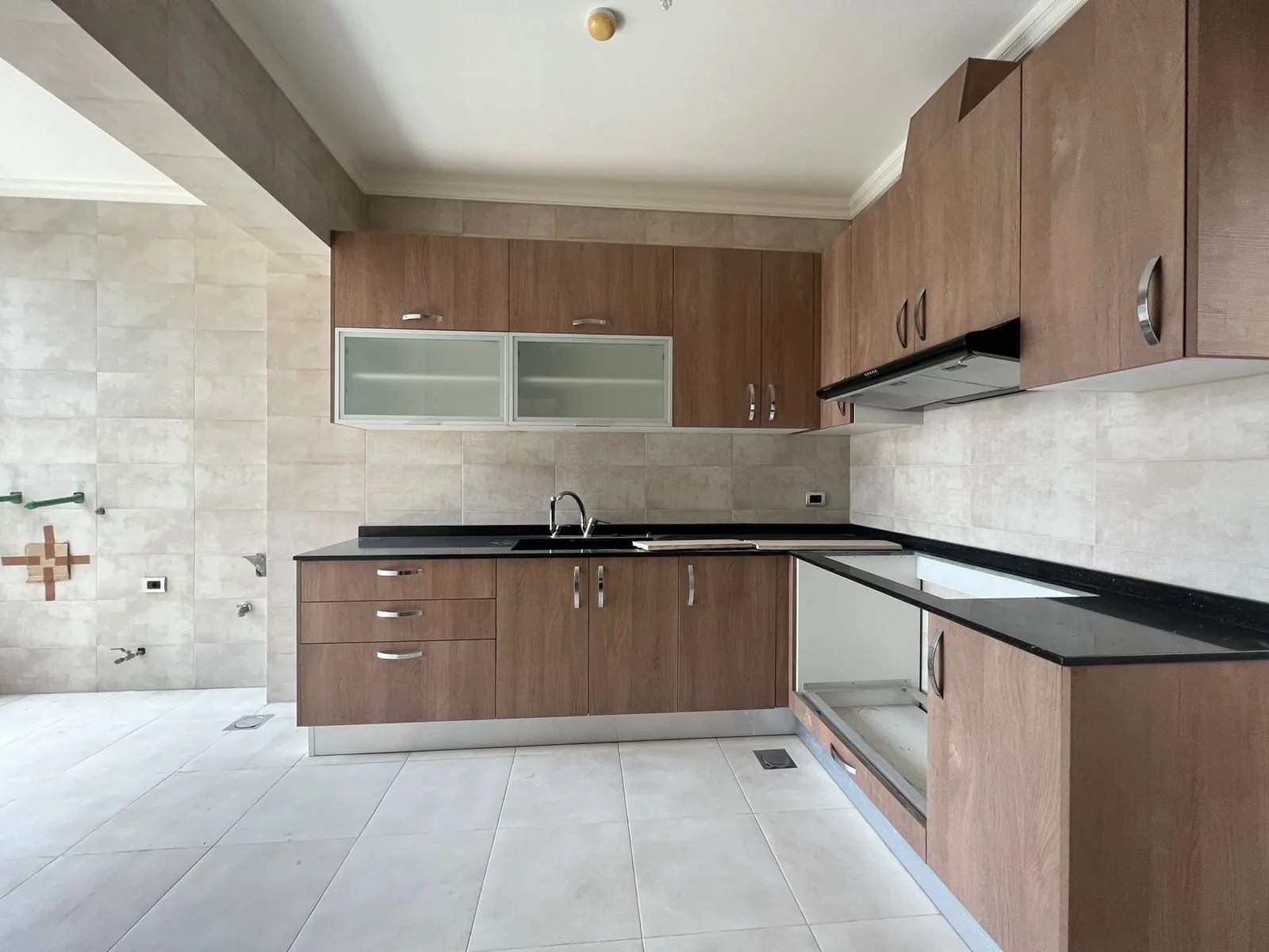 Apartment for Sale in Nasra, Achrafieh, Beirut, Lebanon — الصورة 3